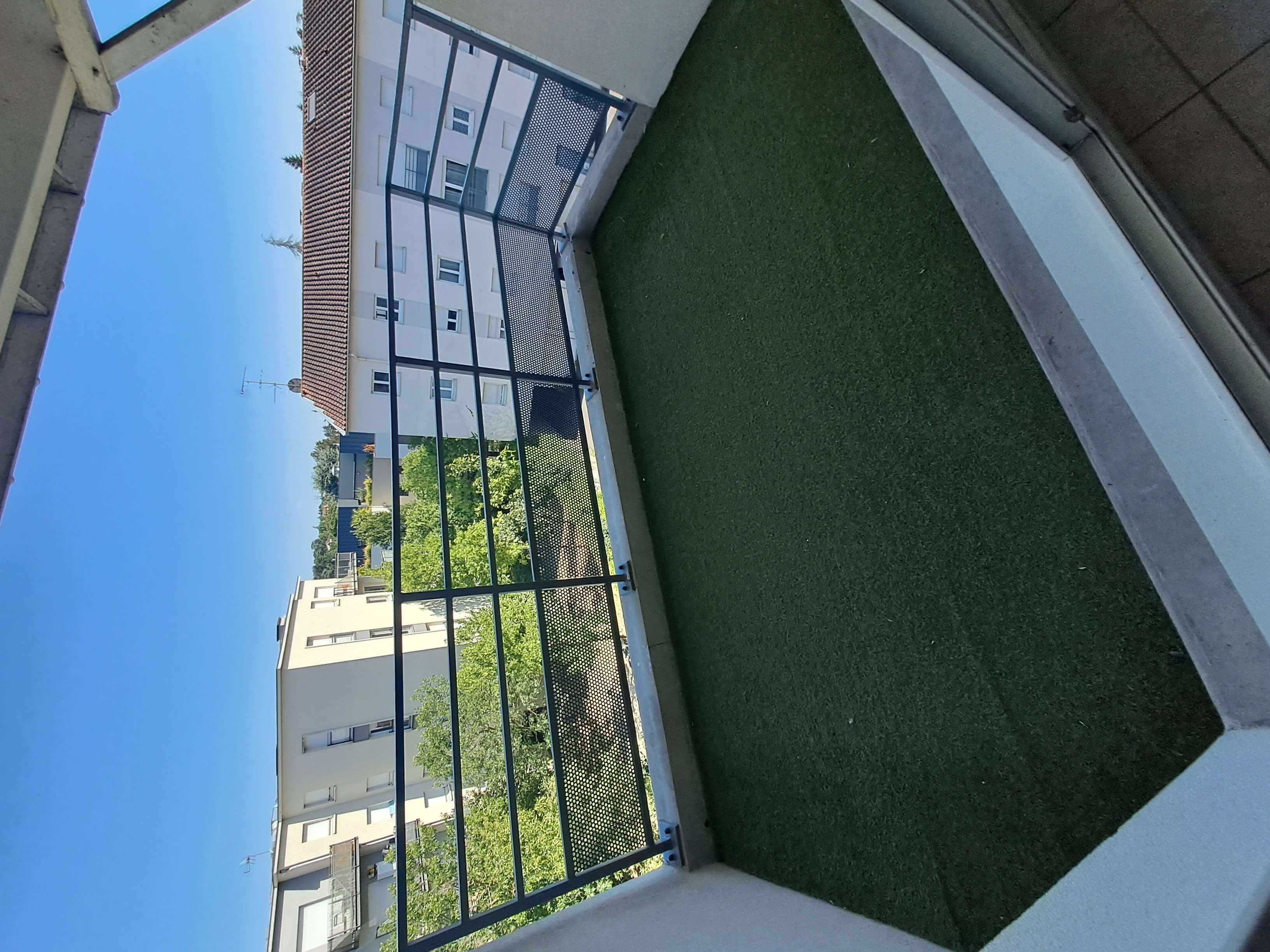 xbalcon-compressed.jpg