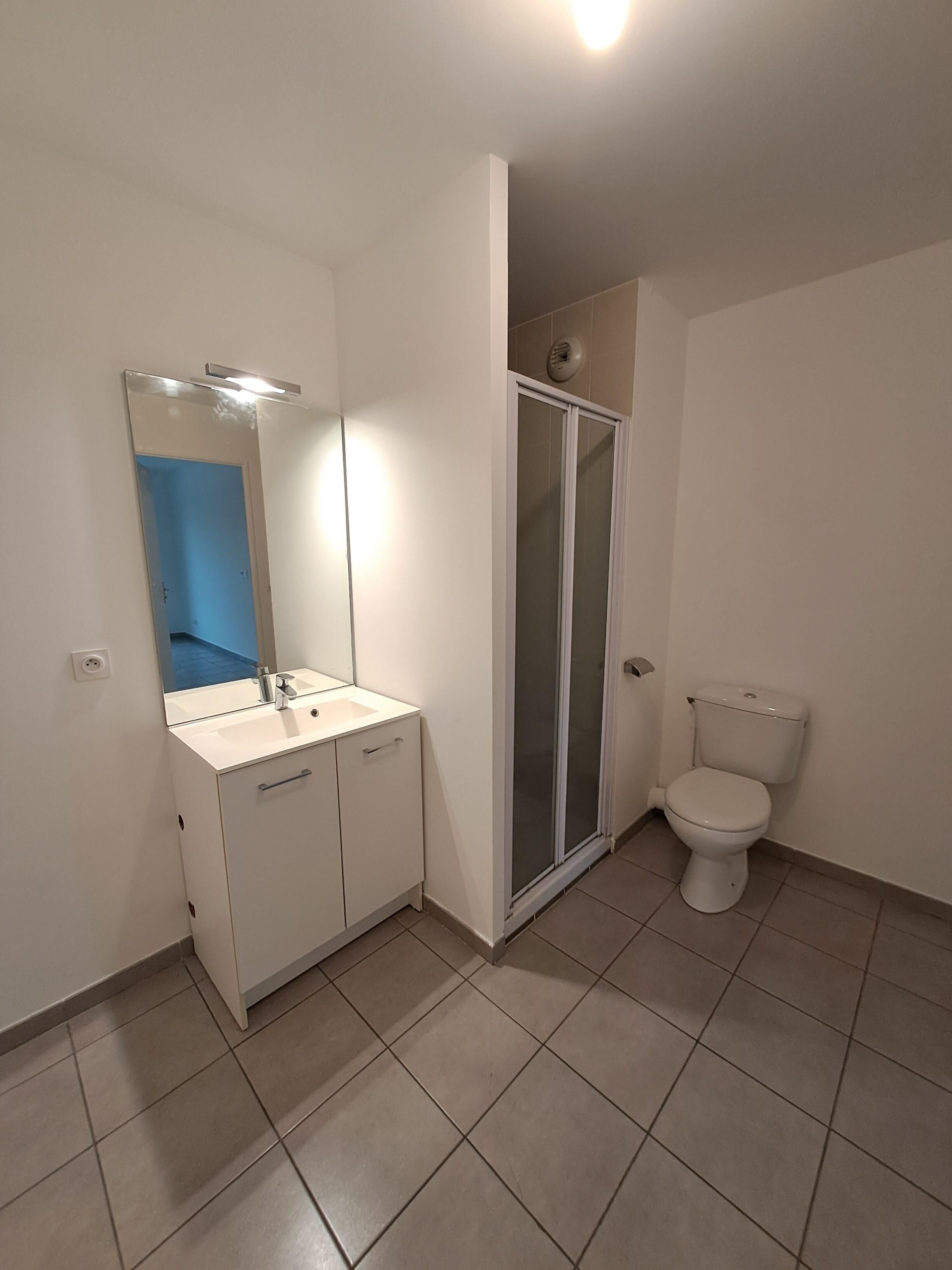 5 Salle de douche-compressed.jpg