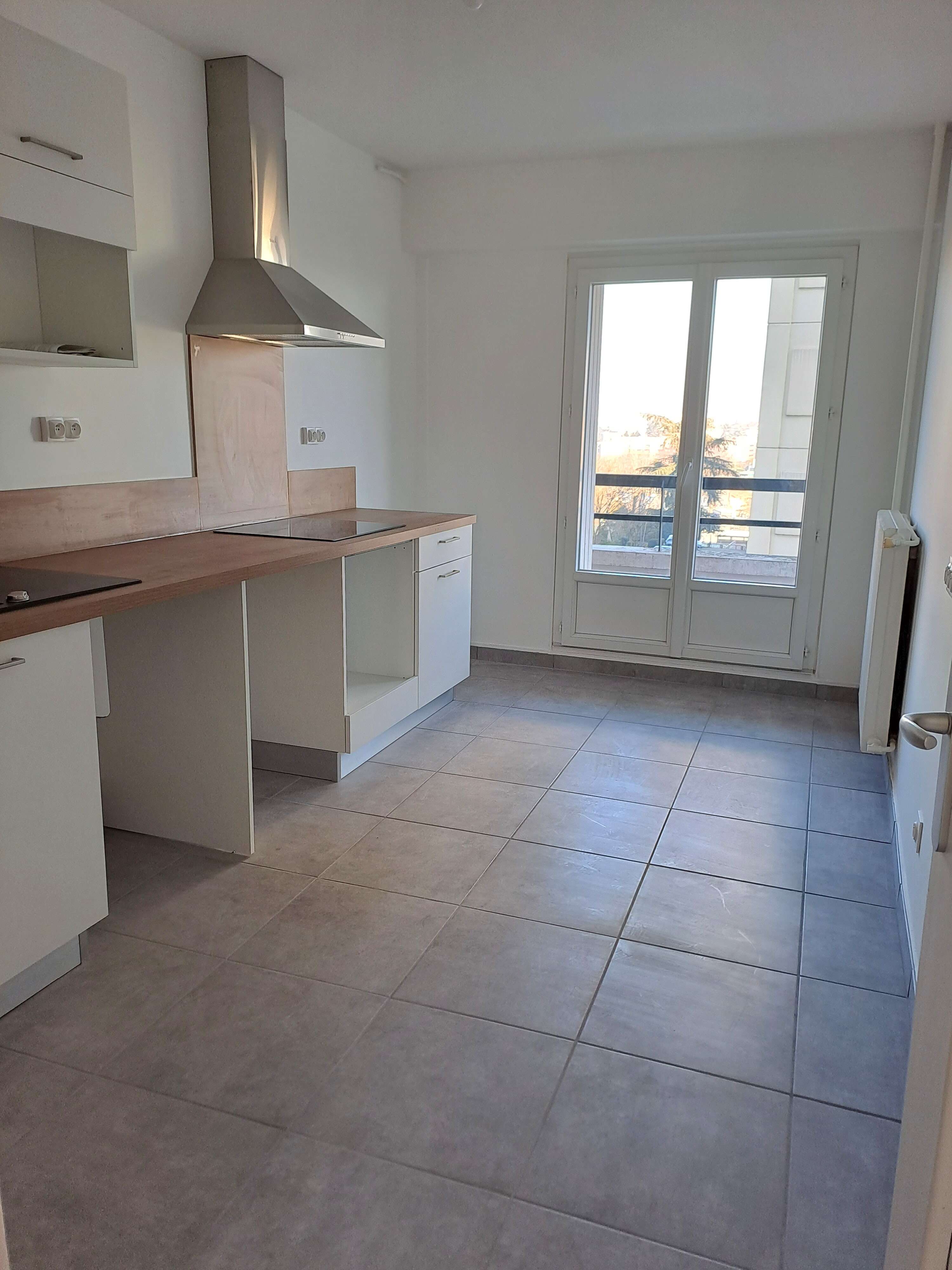 cuisine meublée-cmp.jpg