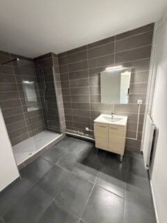 D SALLE DE DOUCHE-compressed.jpg