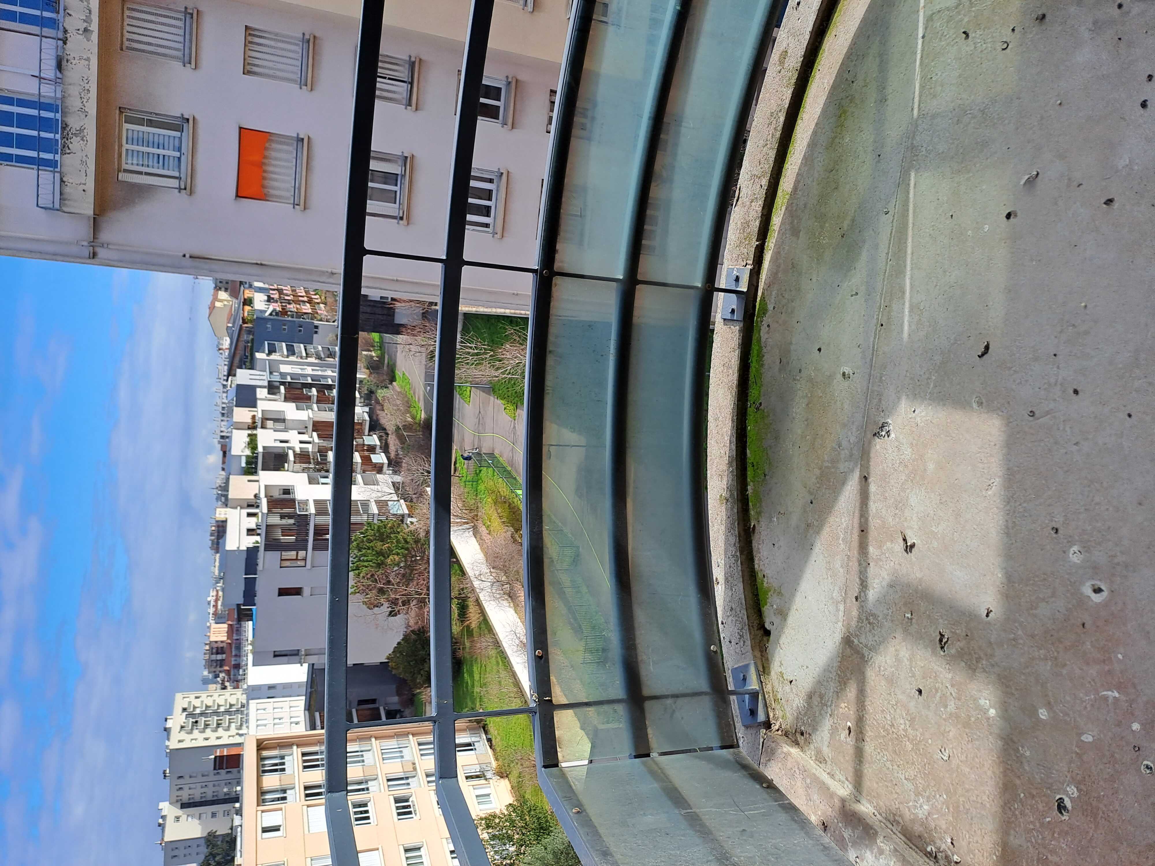 xbalcon-compressed.jpg