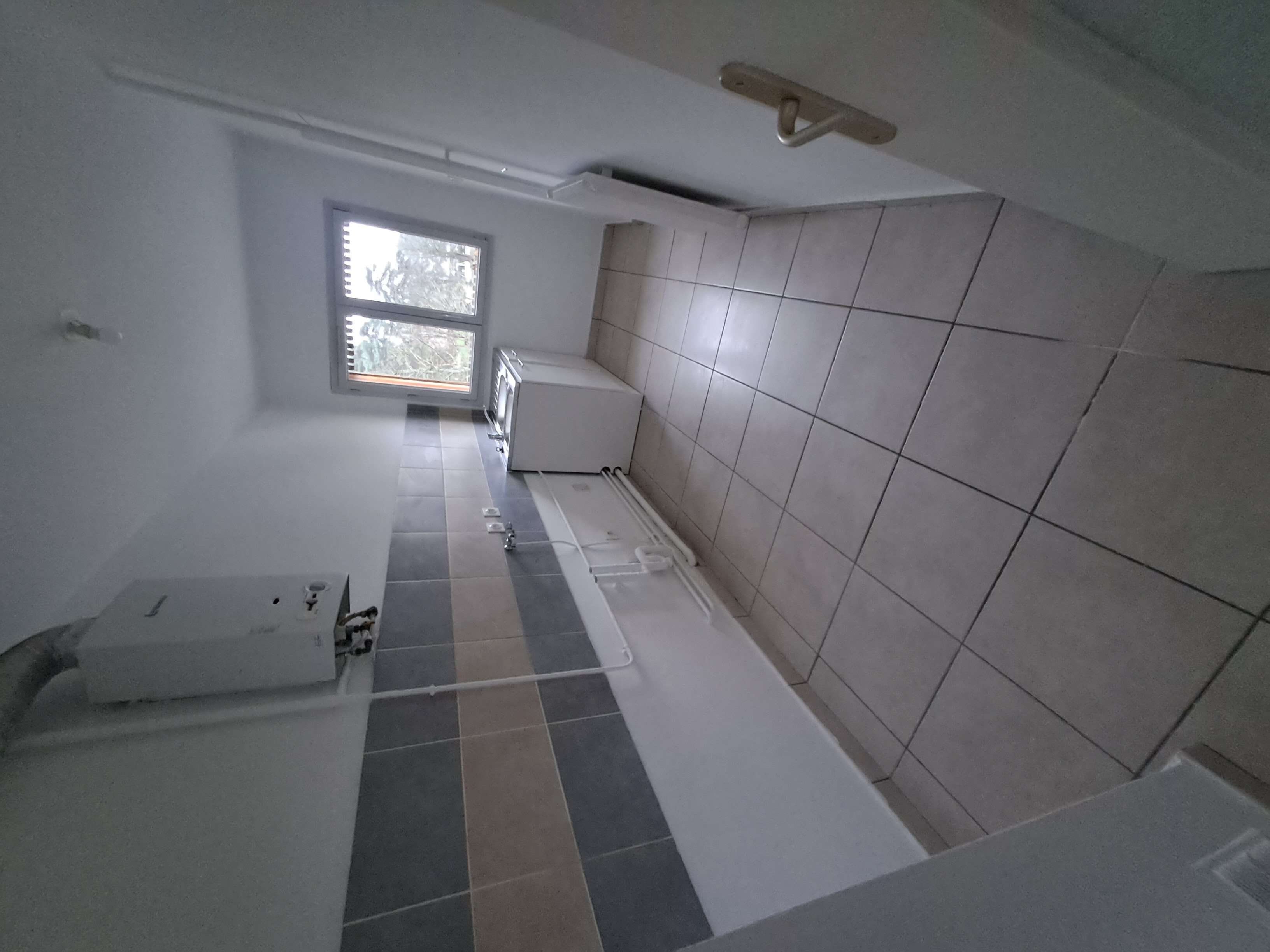 cuisine non meublée-compressed.jpg