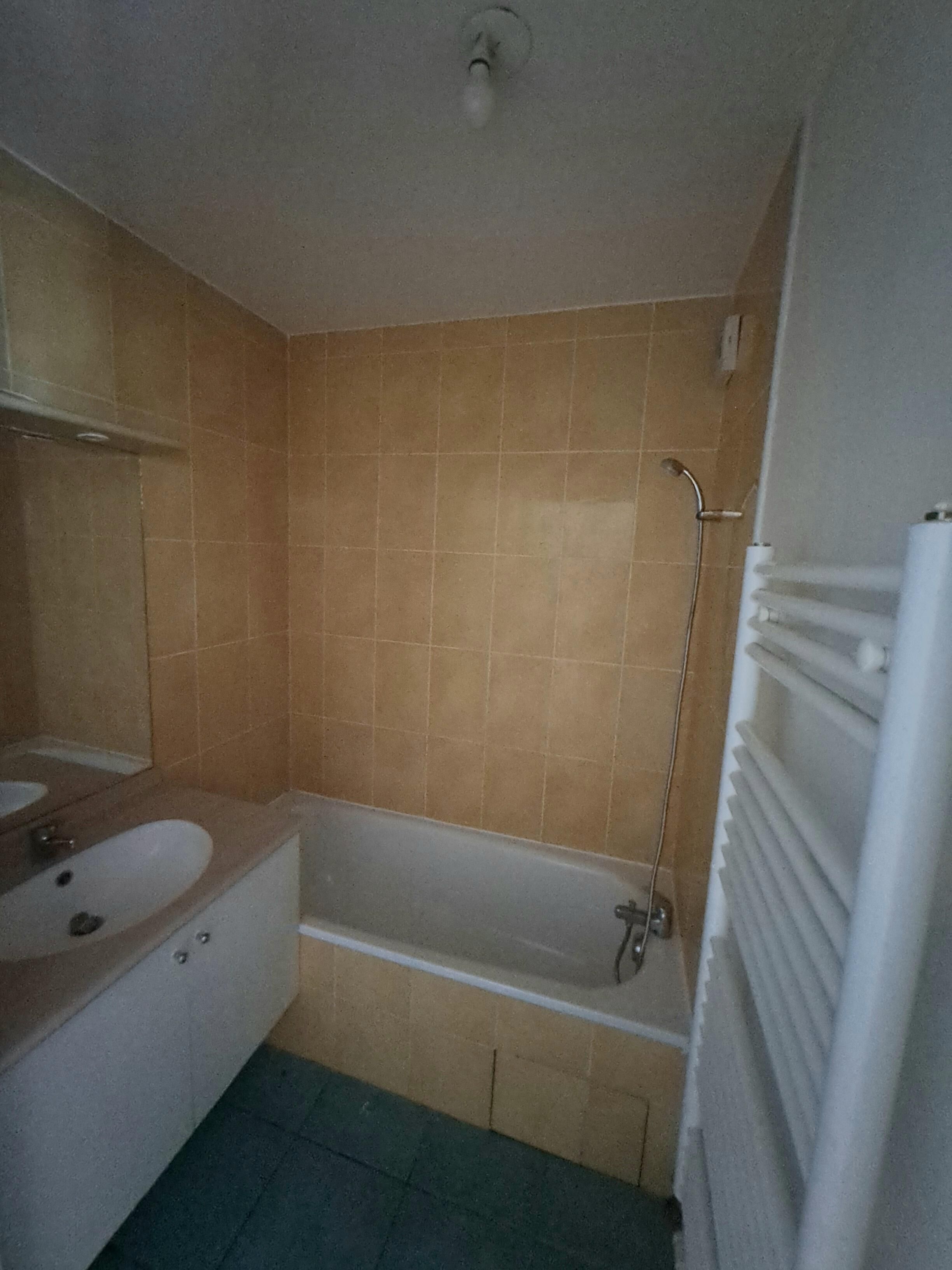 4 Salle de bains.jpg