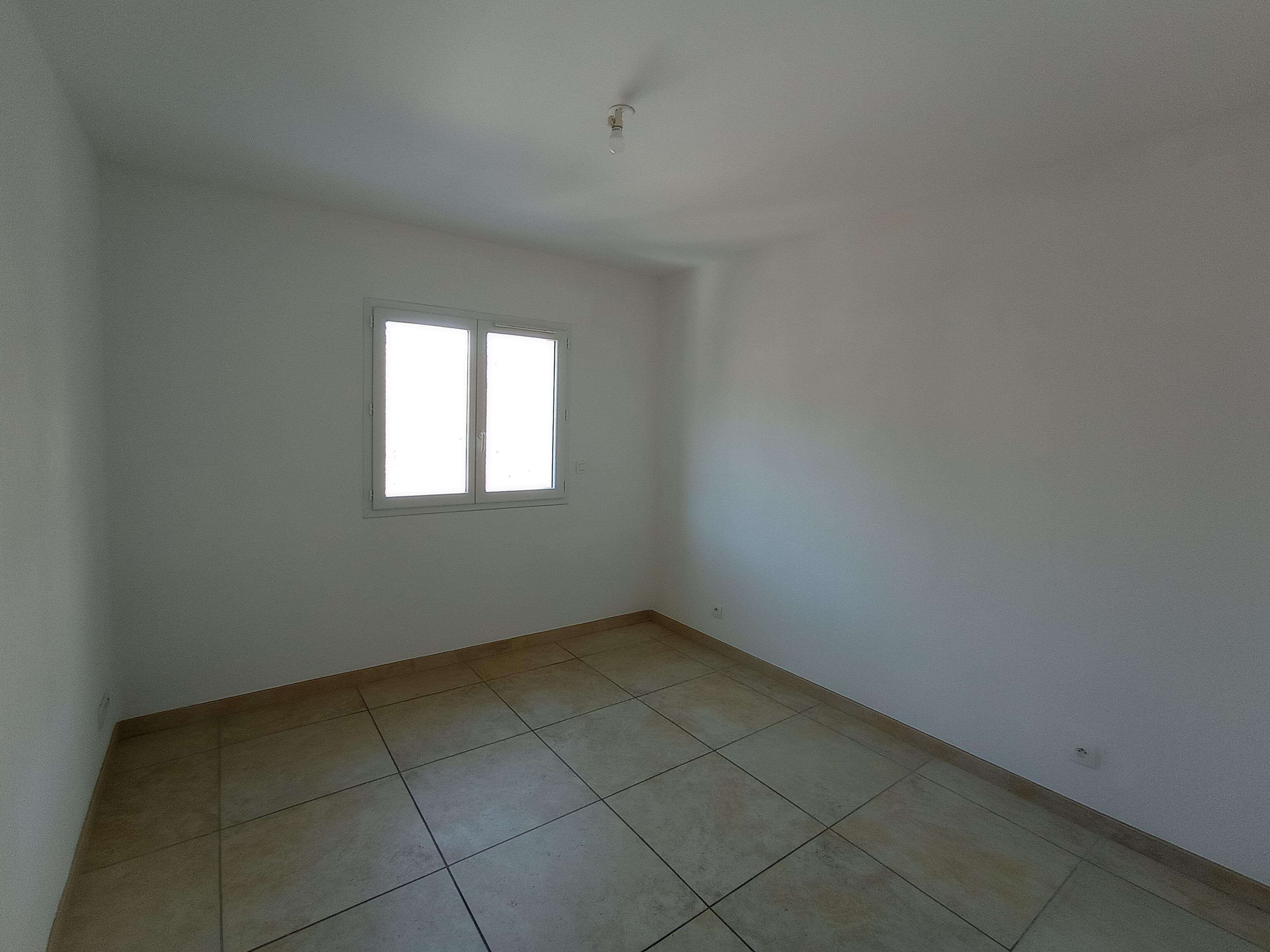 CHAMBRE 4 RDC-cmp.jpg