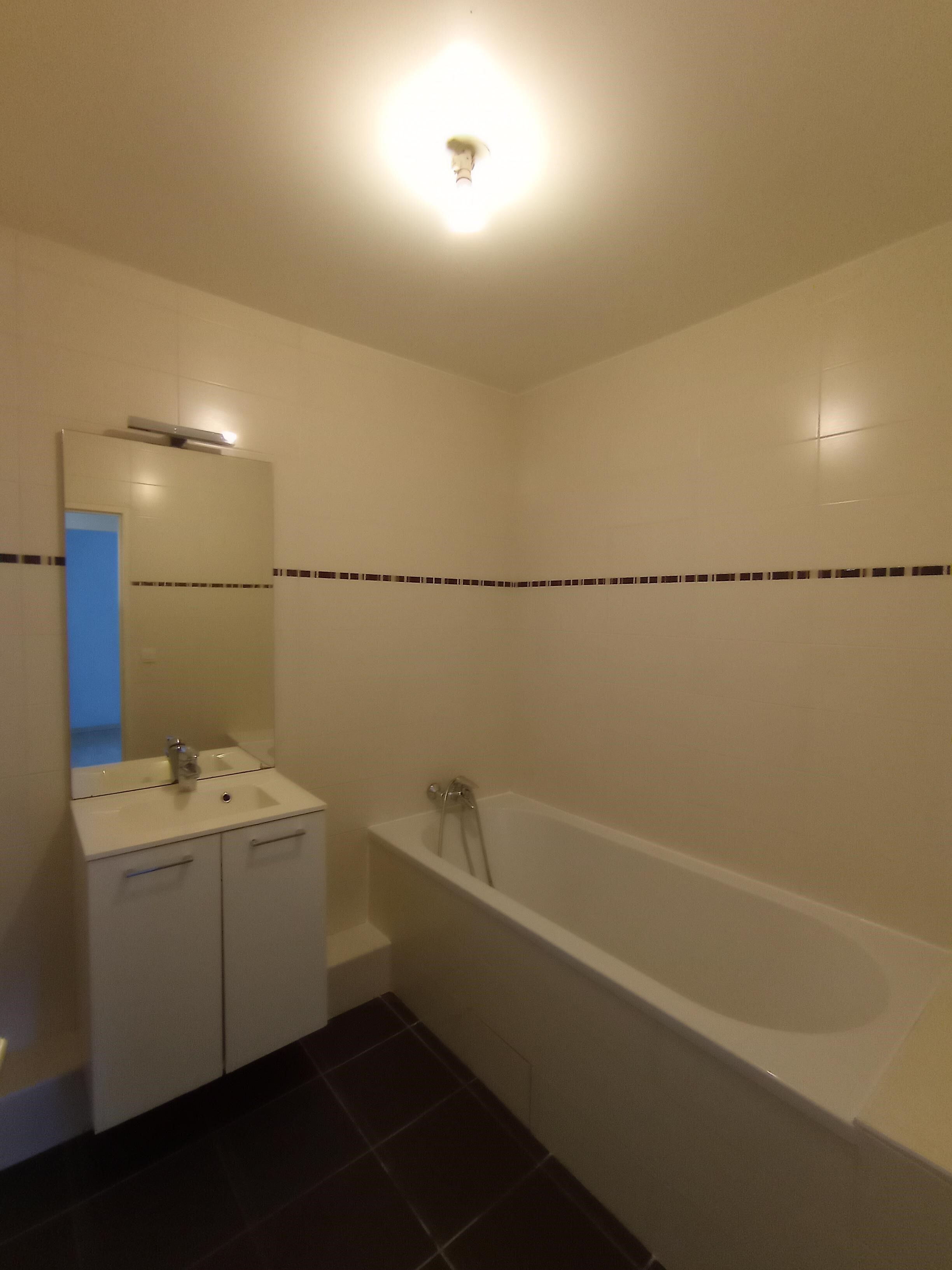 SALLE DE BAIN ETAGE-cmp.jpg