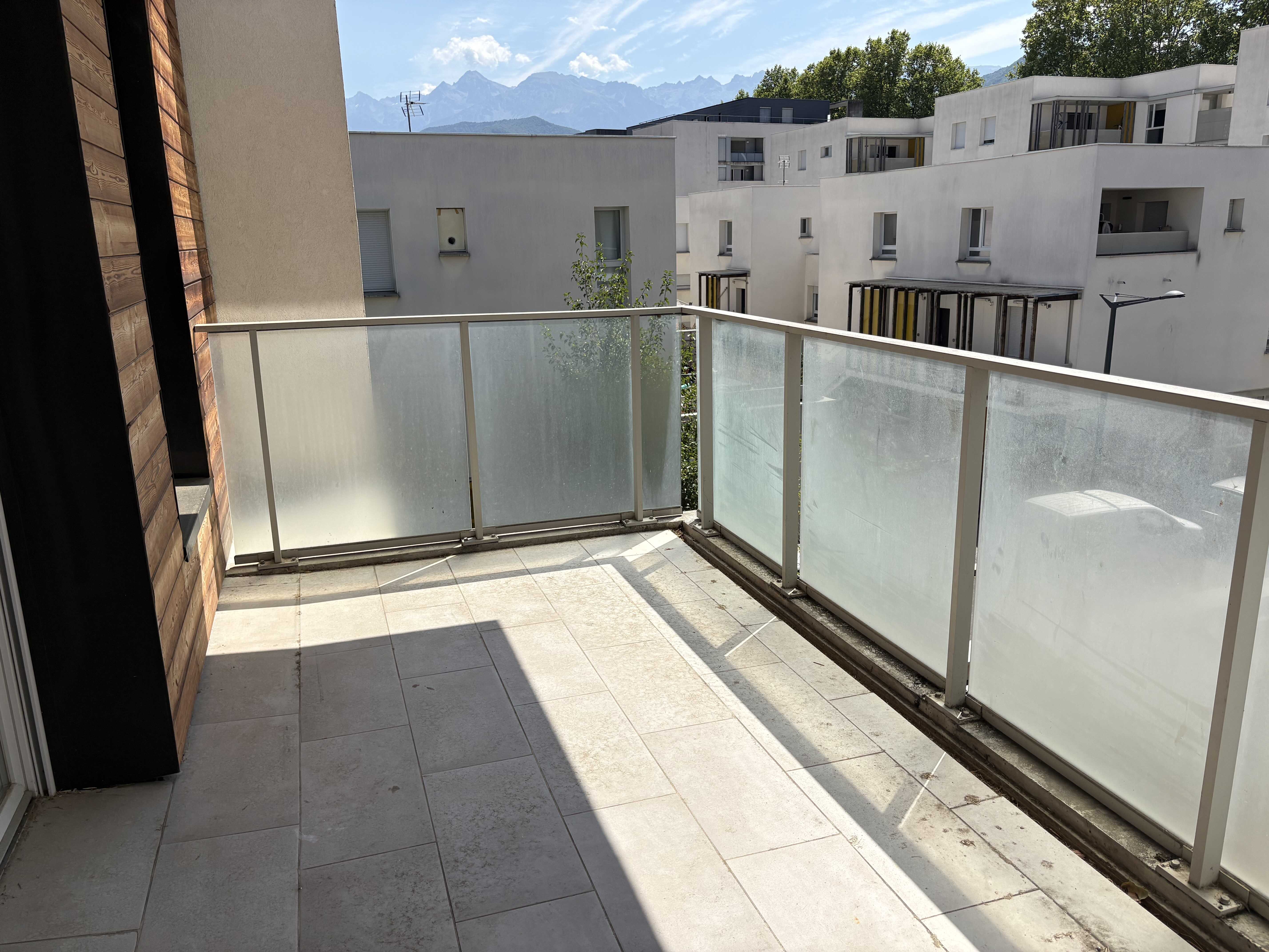 5BALCON-compressed.jpg