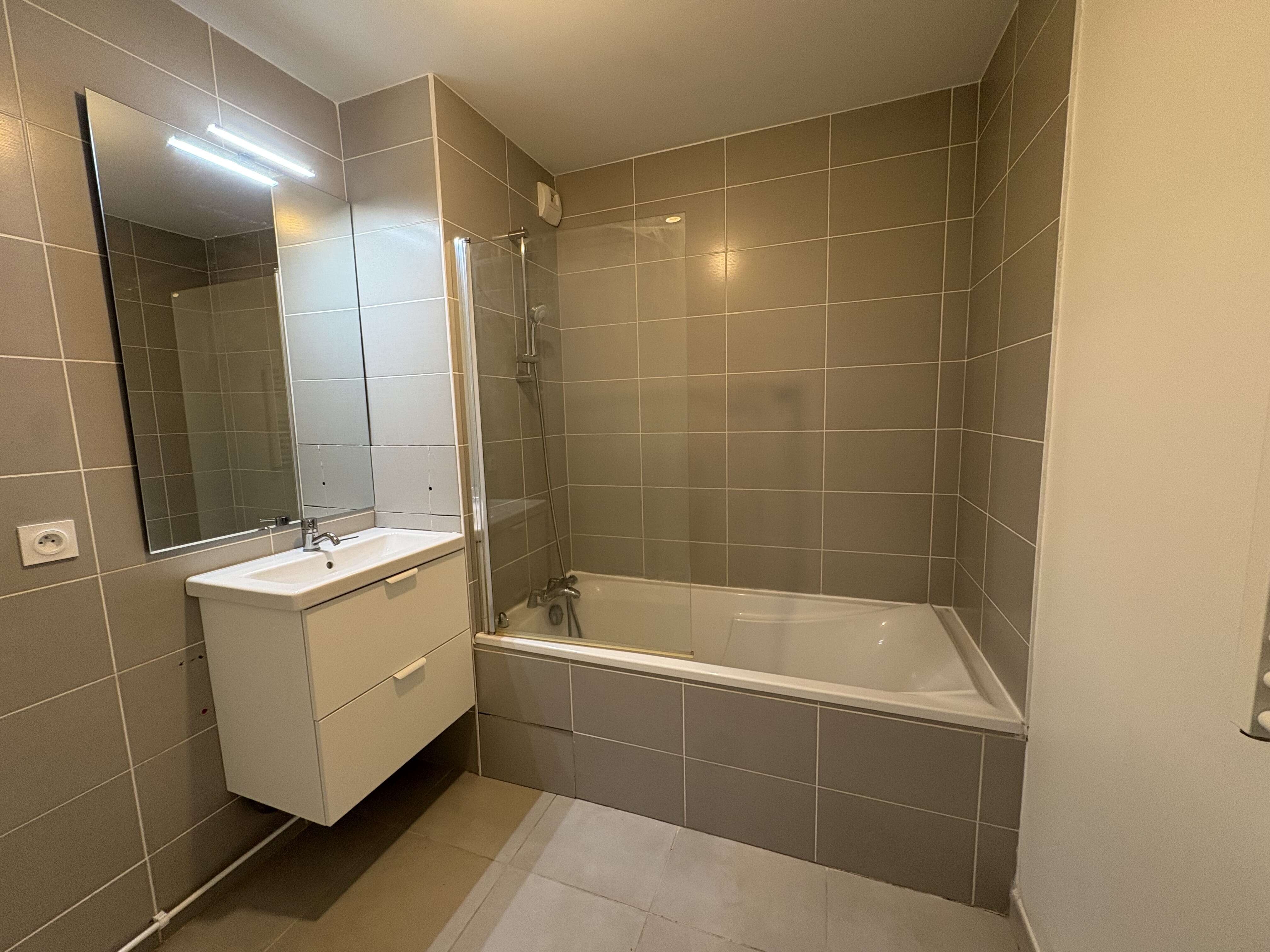 5salledebain-compressed.jpeg
