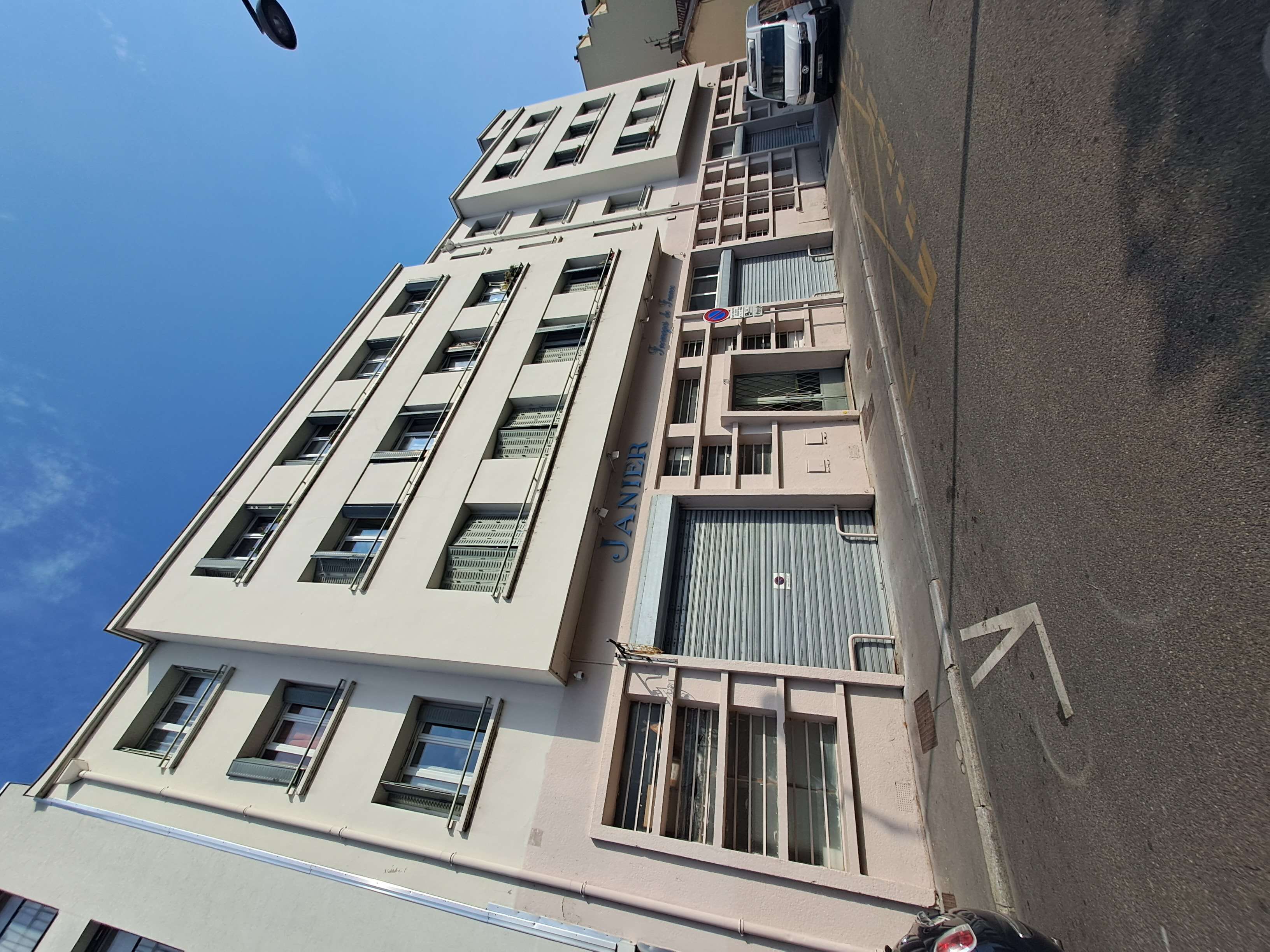 LYON