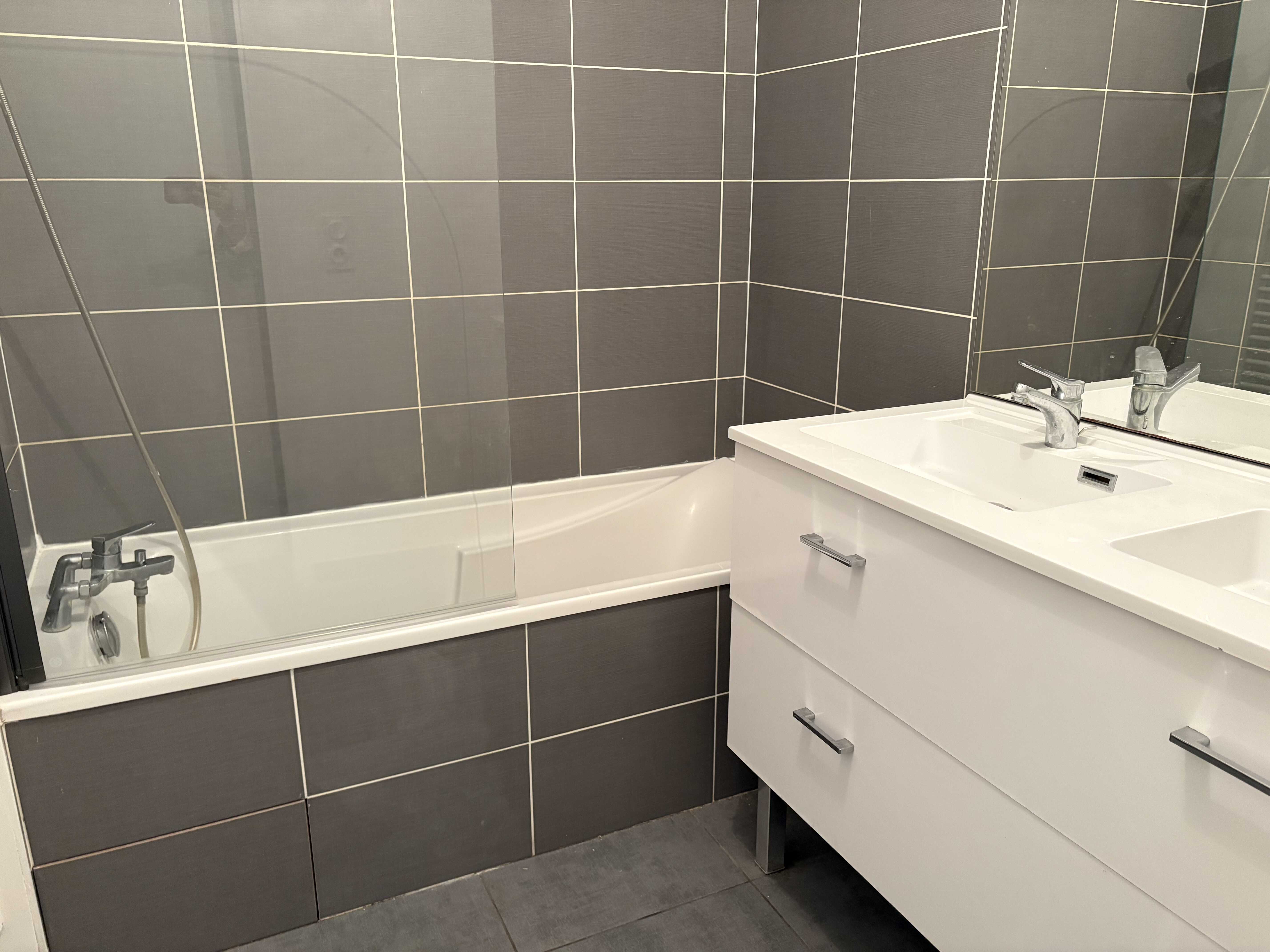 4salle de bain-compressed.jpeg