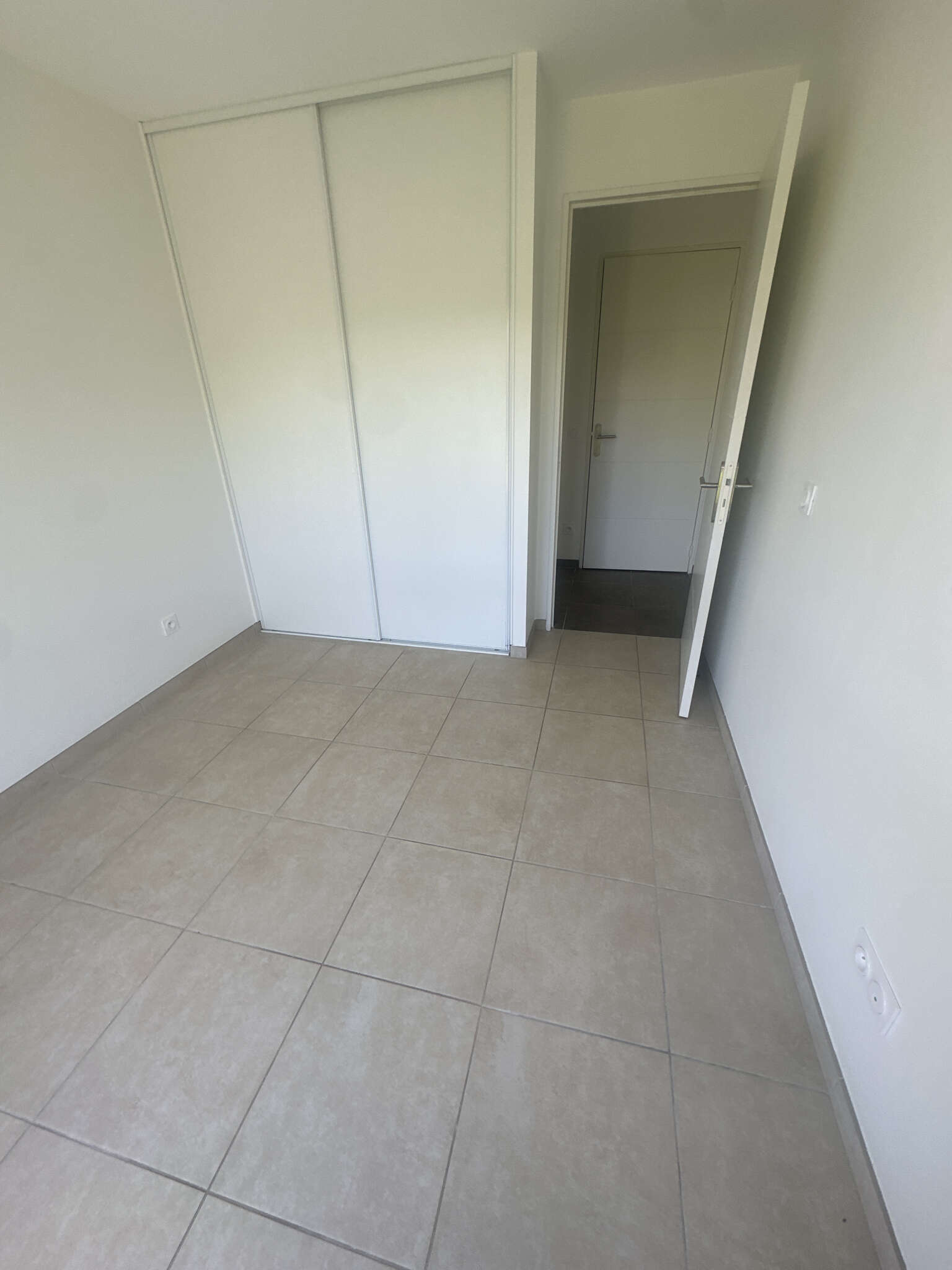 9 chambre-compressed.jpeg