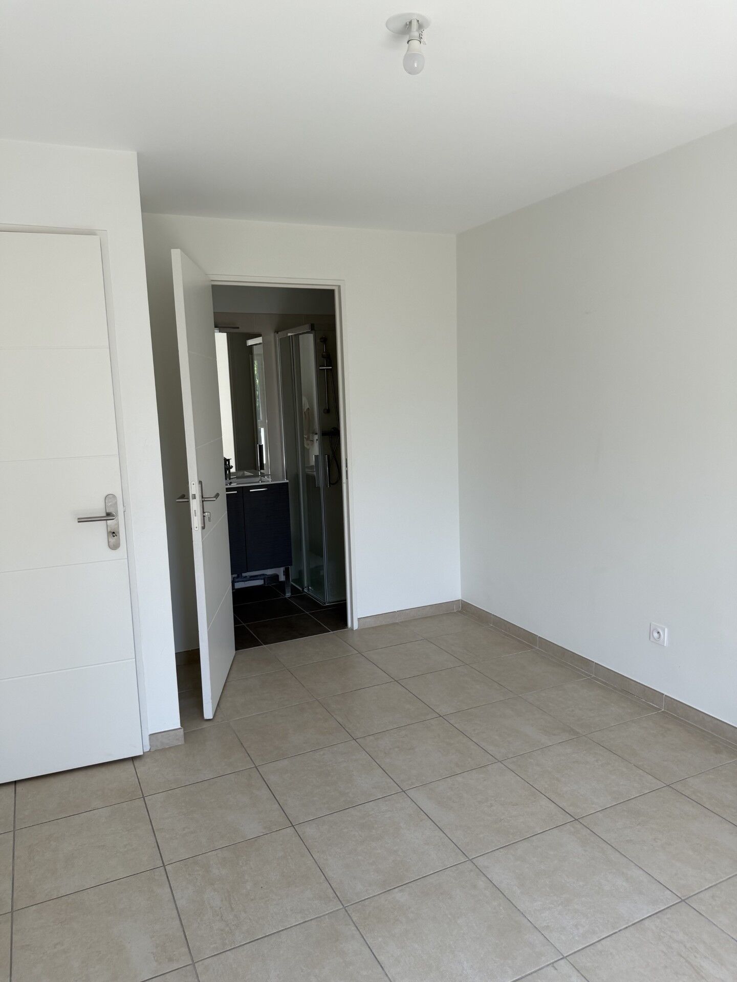 5 chambre-compressed.jpg