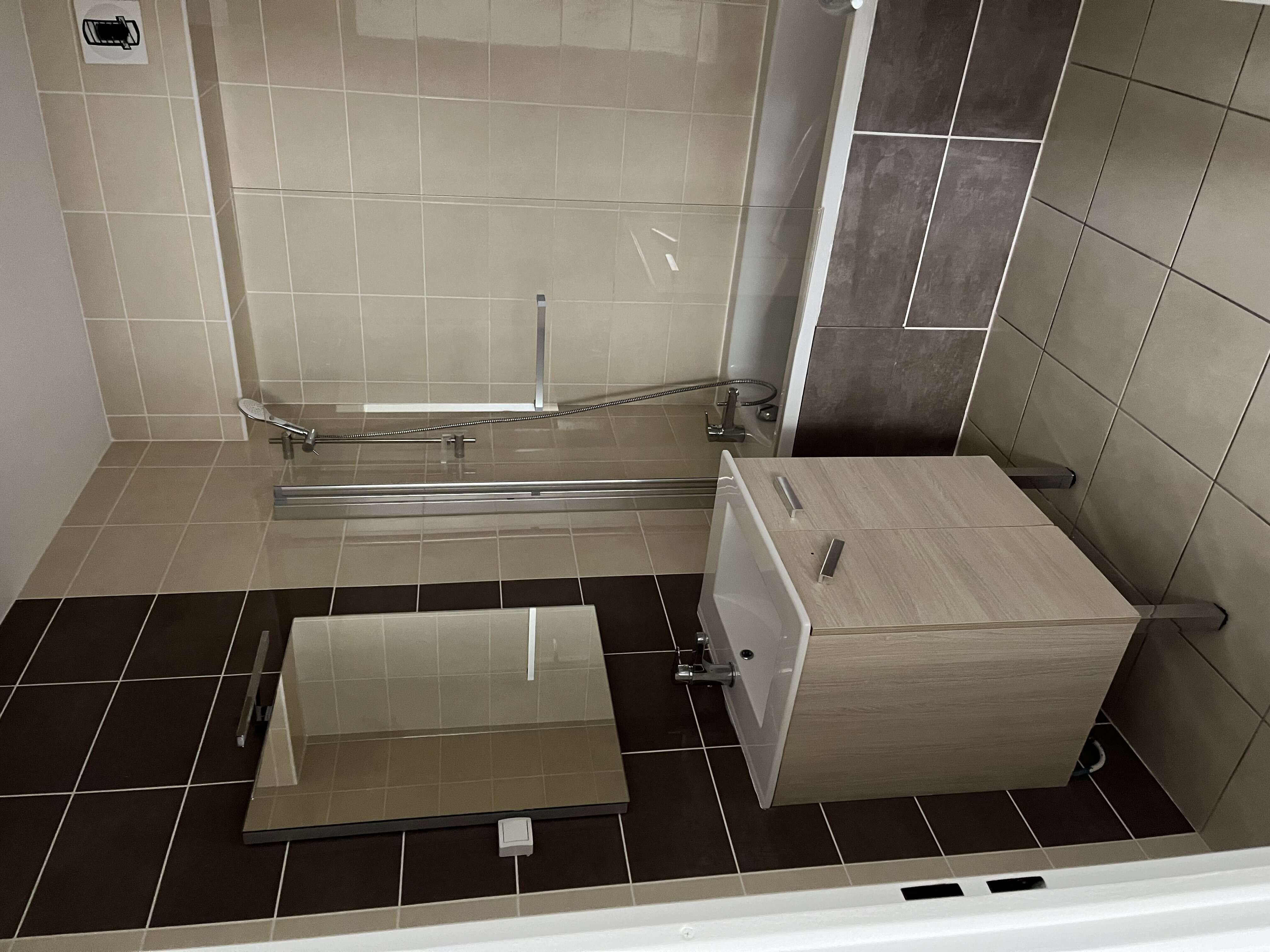 J. Salle de bain-compressed.jpg