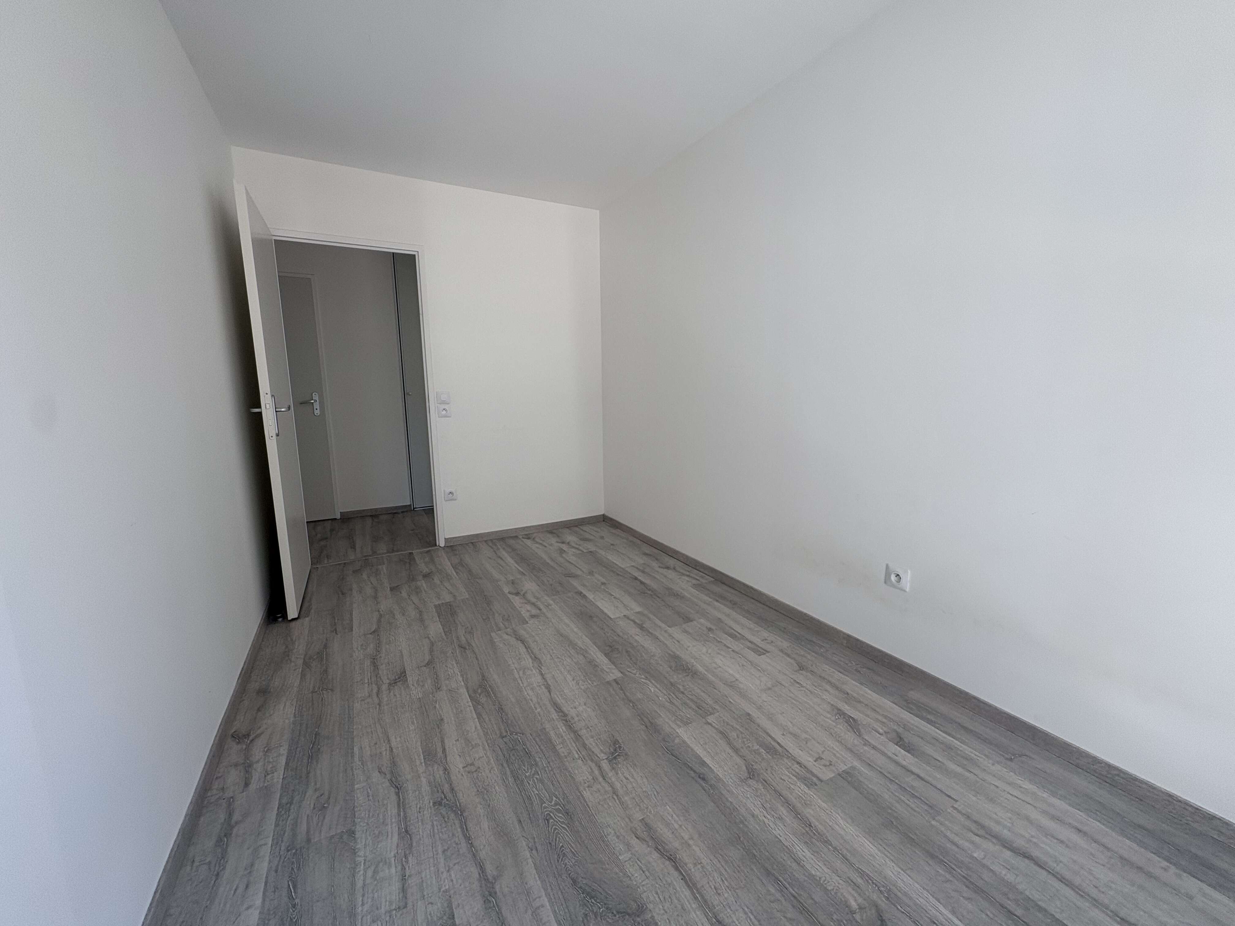 4CHAMBRE-compressed.jpeg