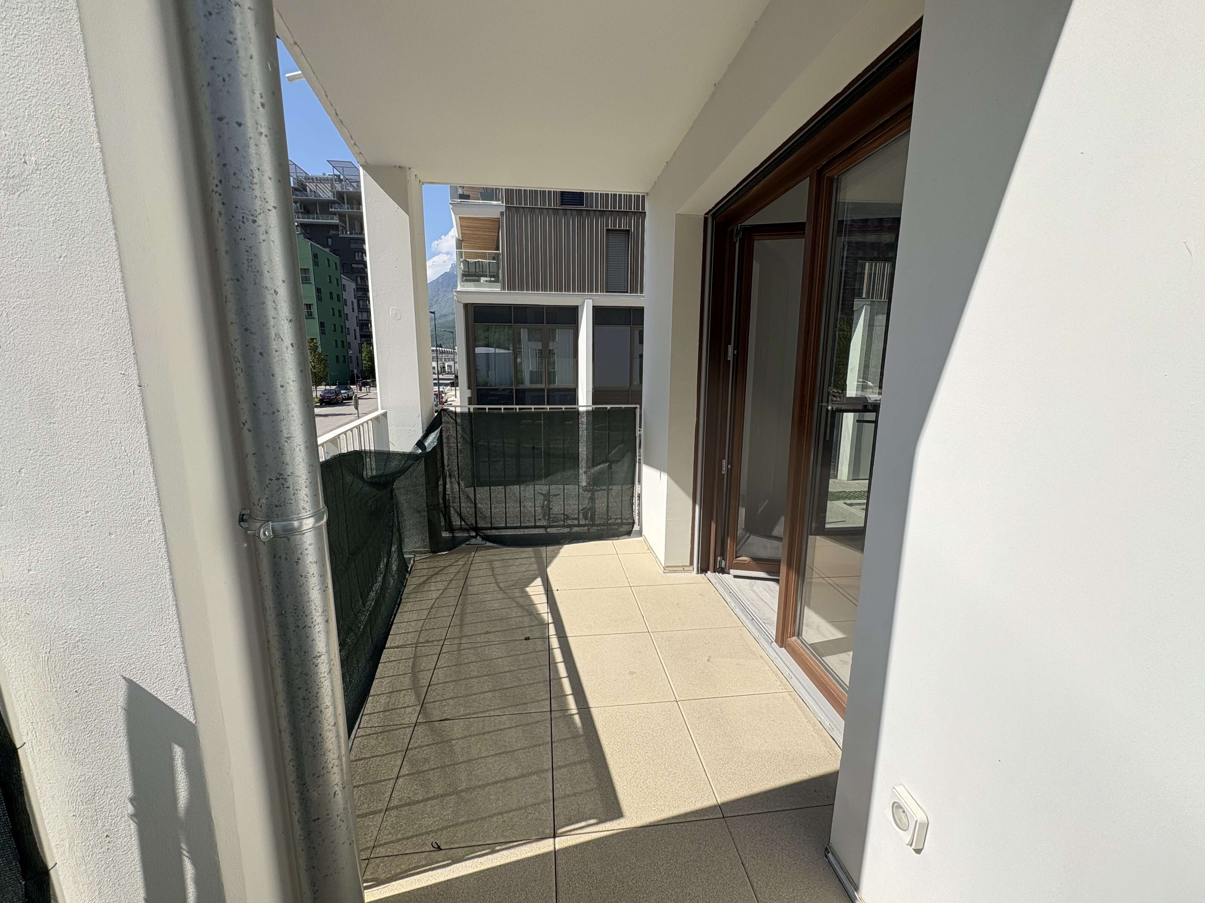 6BALCON-compressed.jpeg