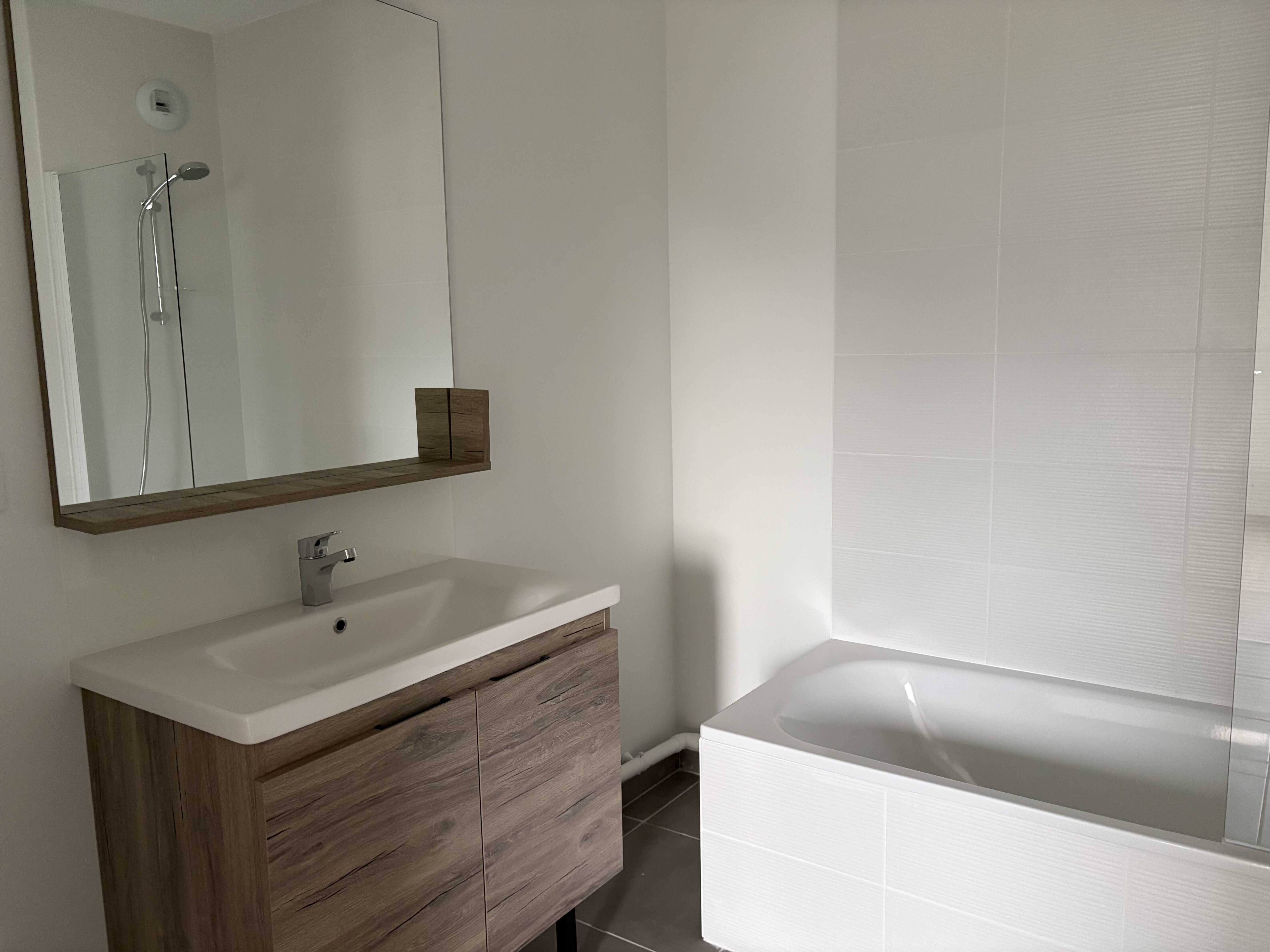 4salle de bain-compressed.jpeg