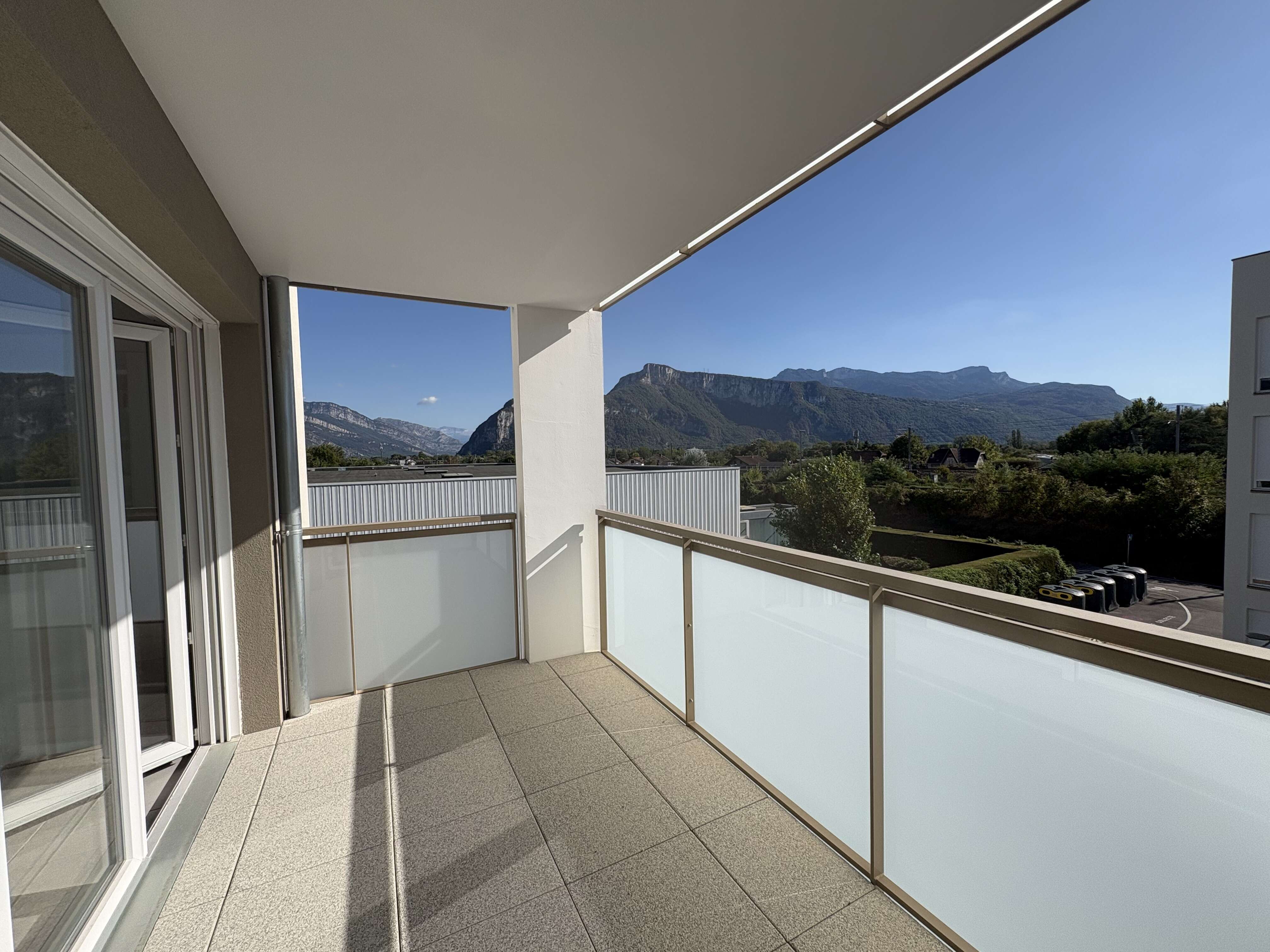 6BALCON-compressed.jpeg