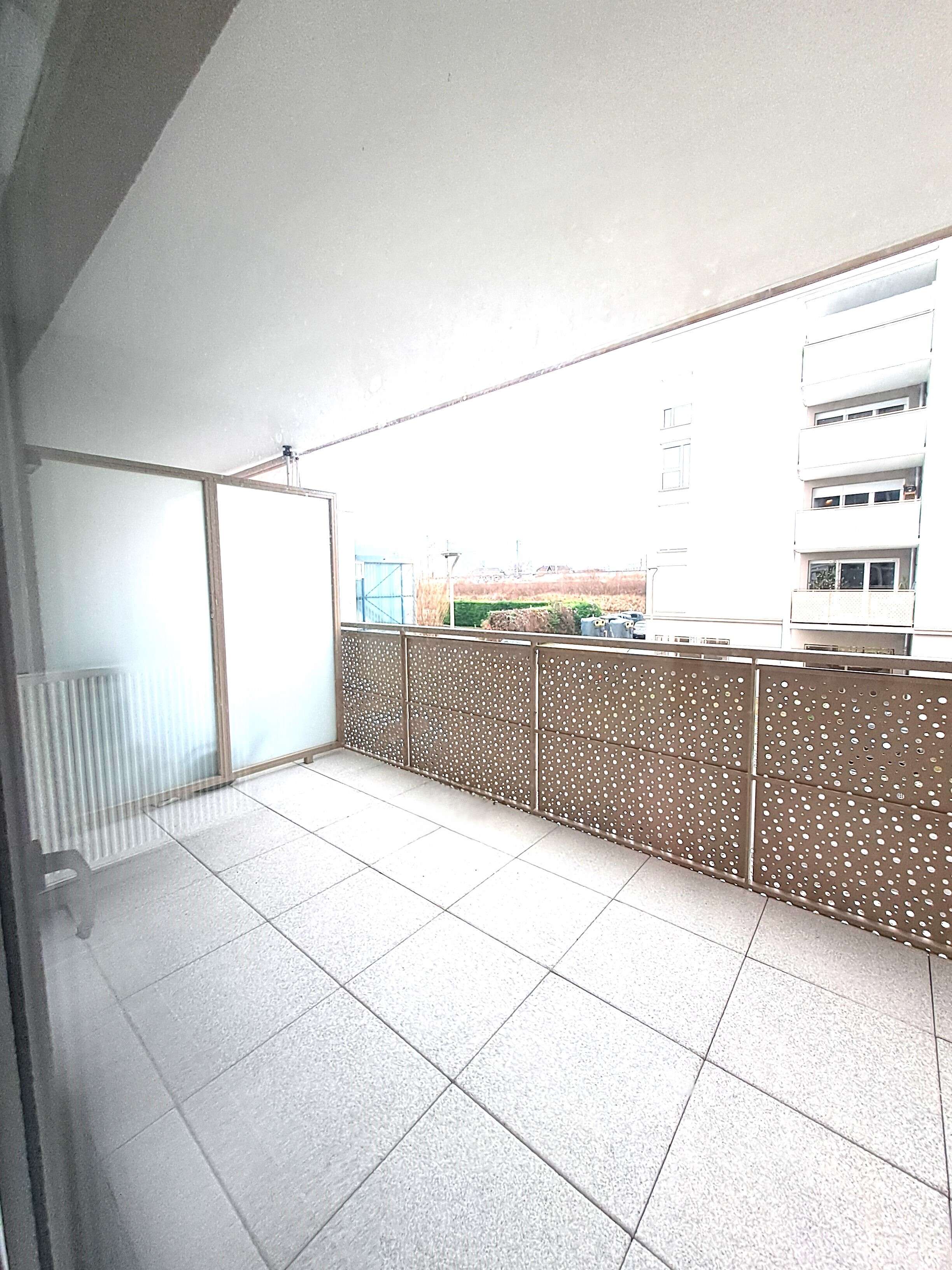 8 BALCON-compressed.jpg