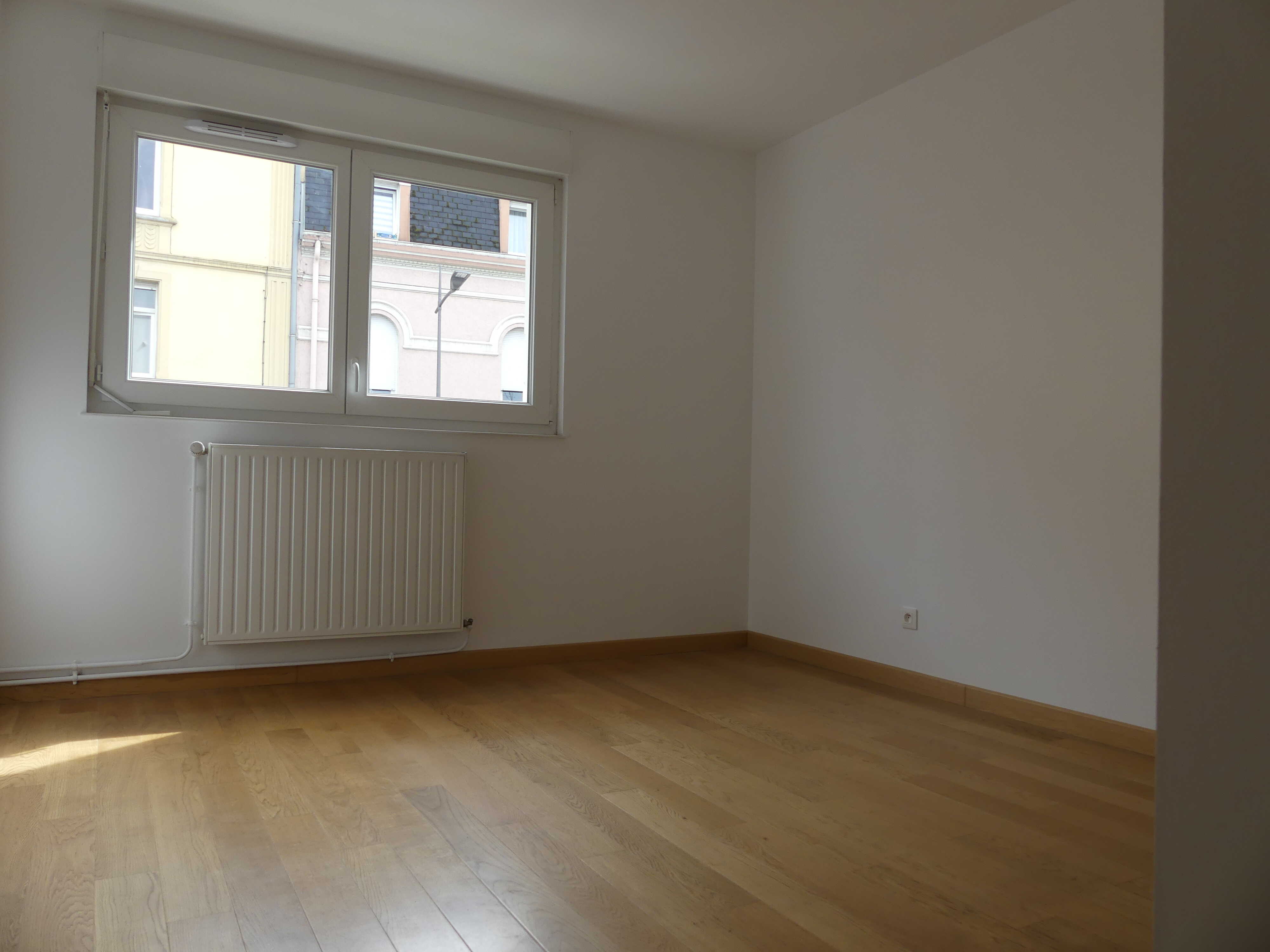 08 2583-compressed.JPG