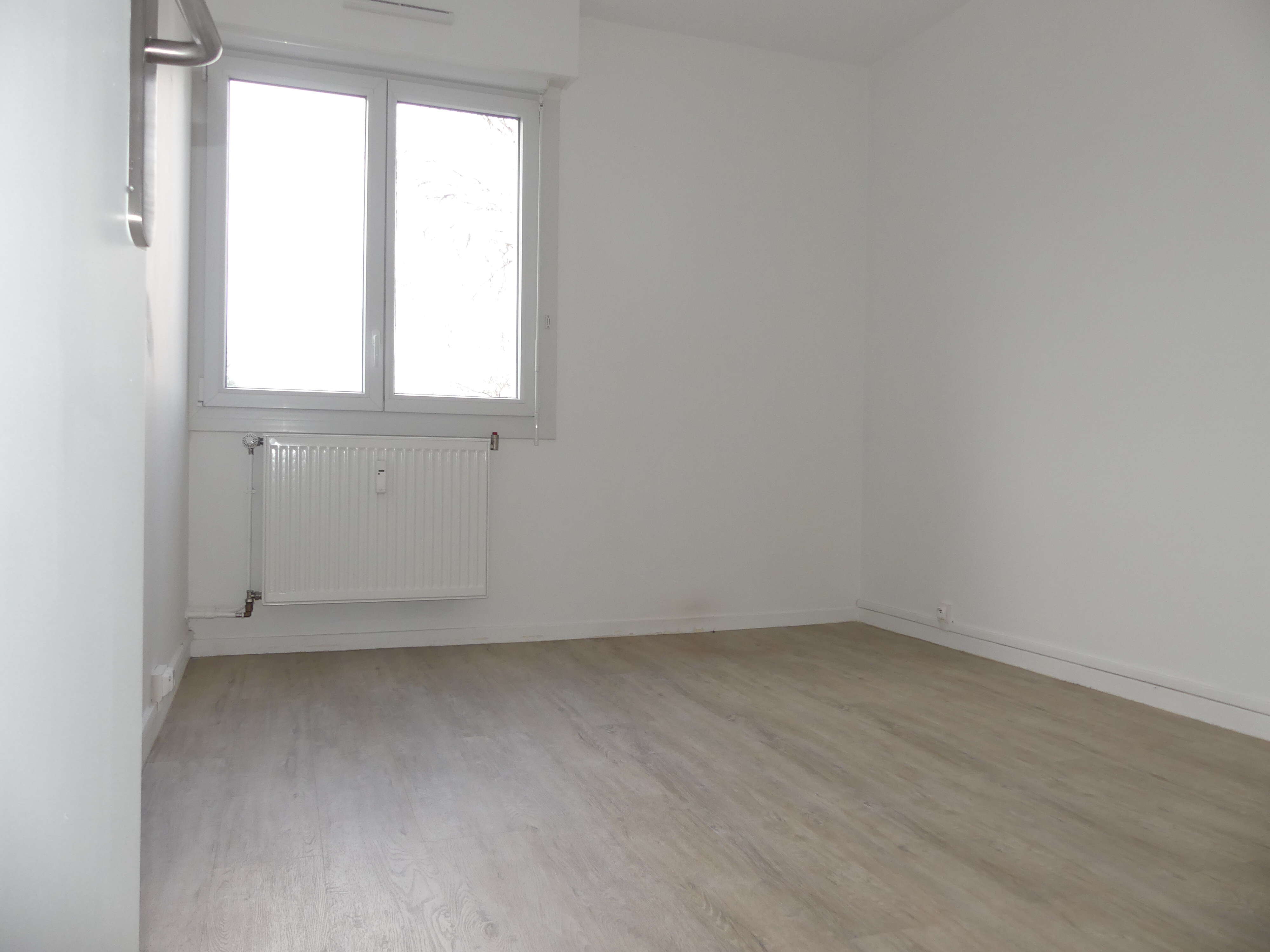 9 2846-cmp.JPG