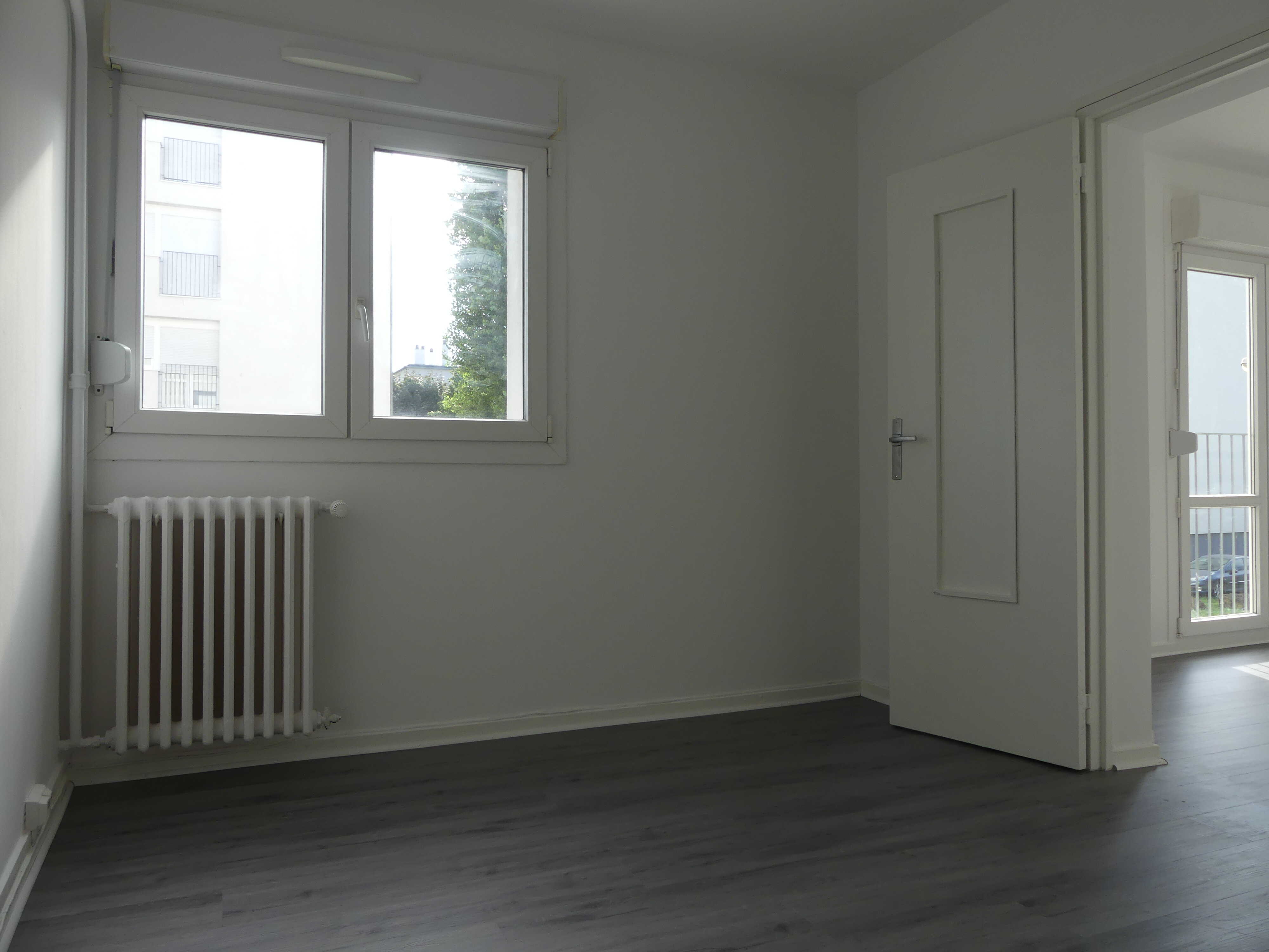 04 3374-cmp.JPG