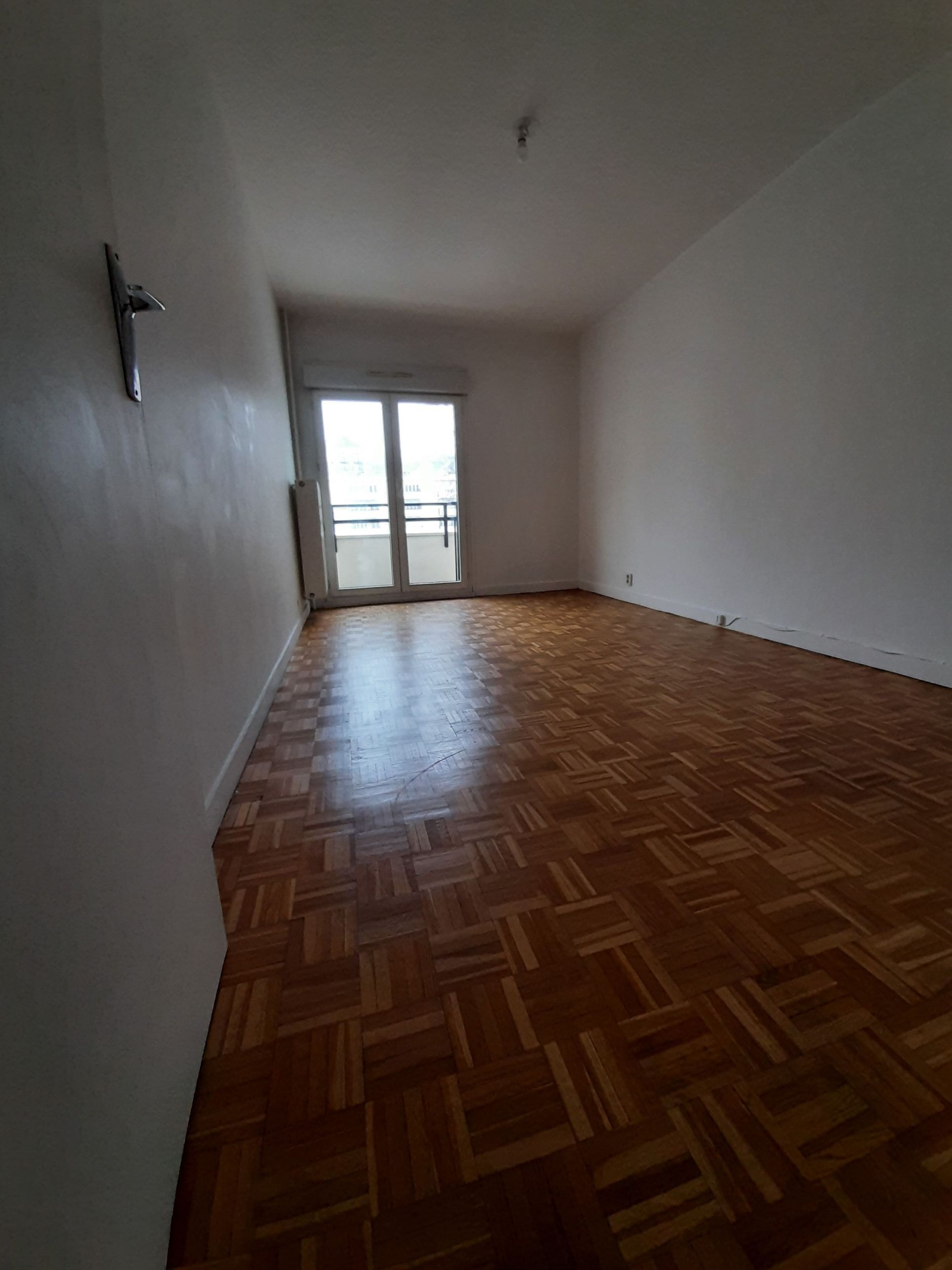 05-01-26_14-54-21_Chambre1-compressed.jpg