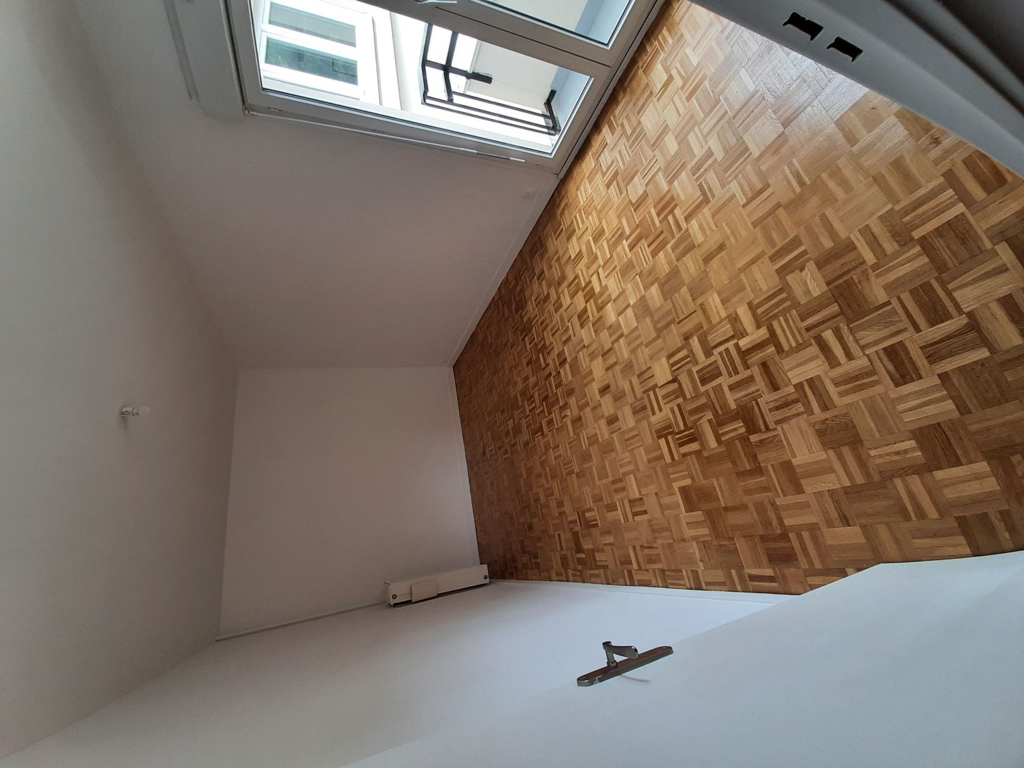 24-07-23_15-11-04_Chambre1-cmp.jpg