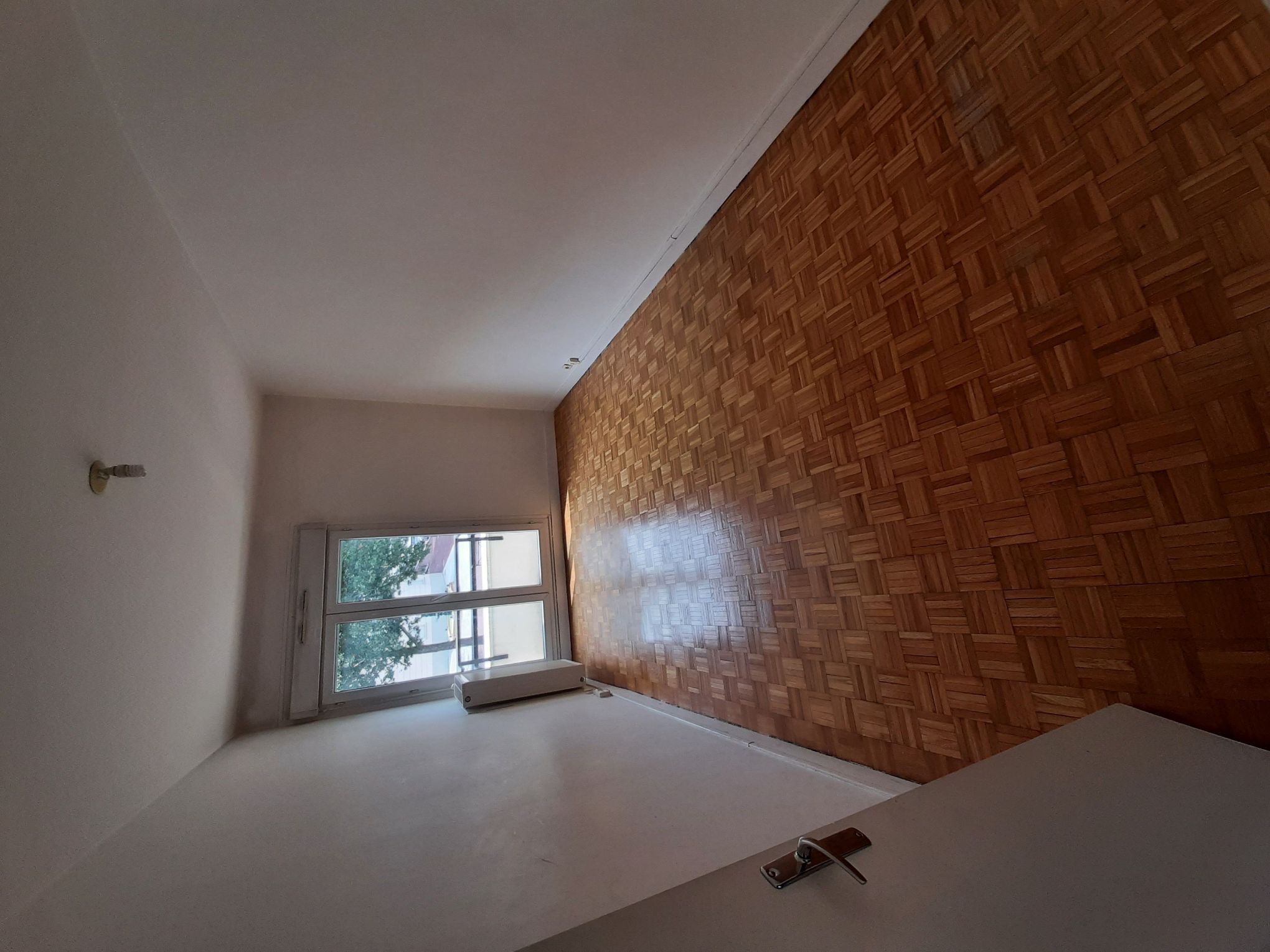 10-07-23_14-58-46_Chambre1-compressed.jpg