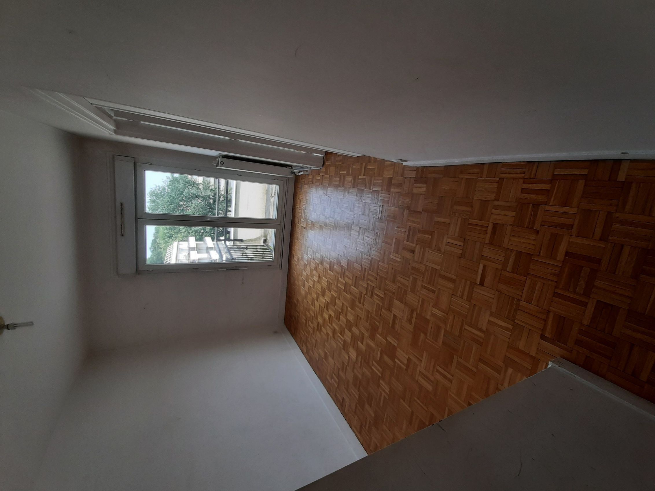 10-07-23_14-59-09_Chambre2-compressed.jpg