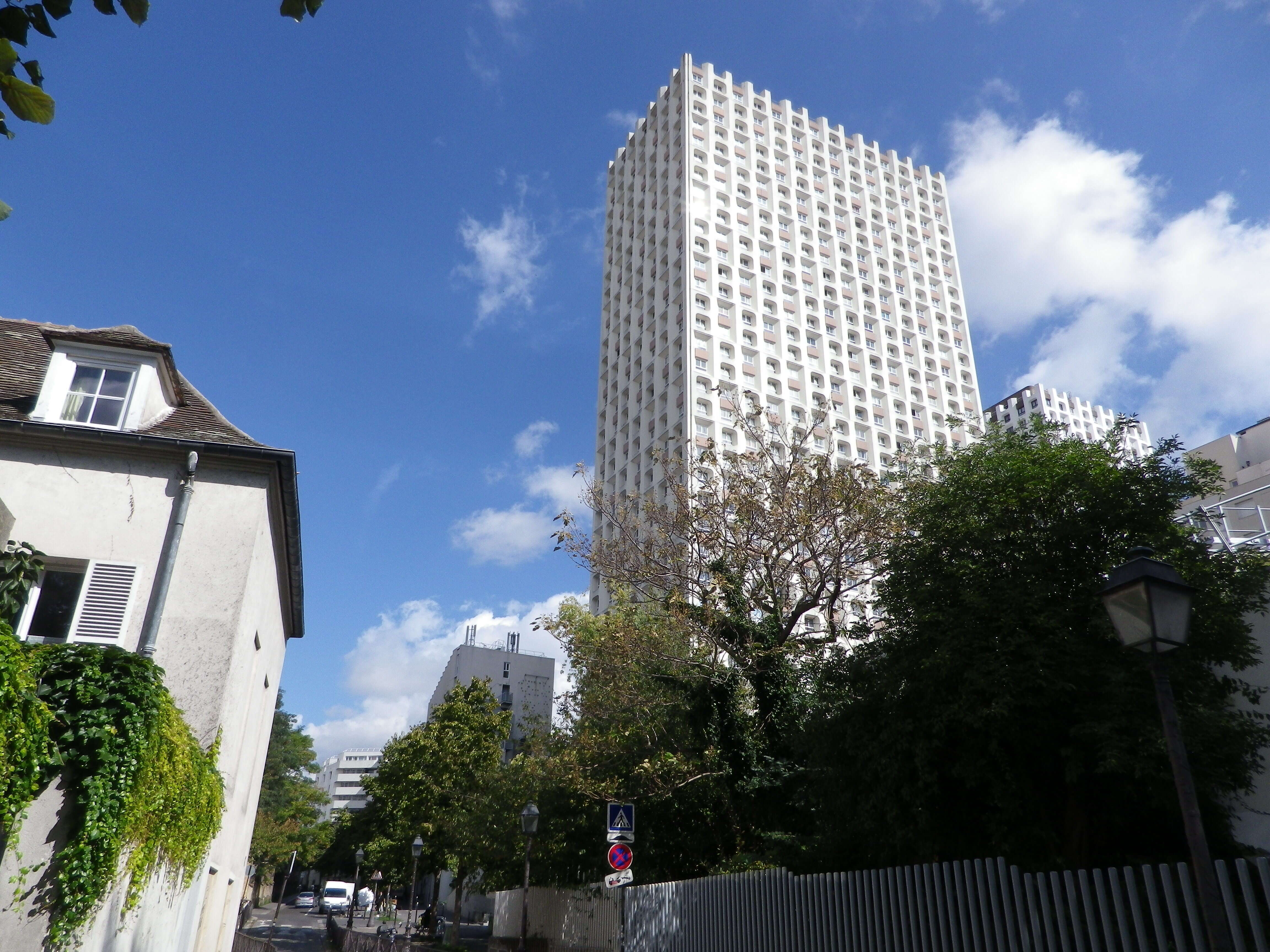 PARIS