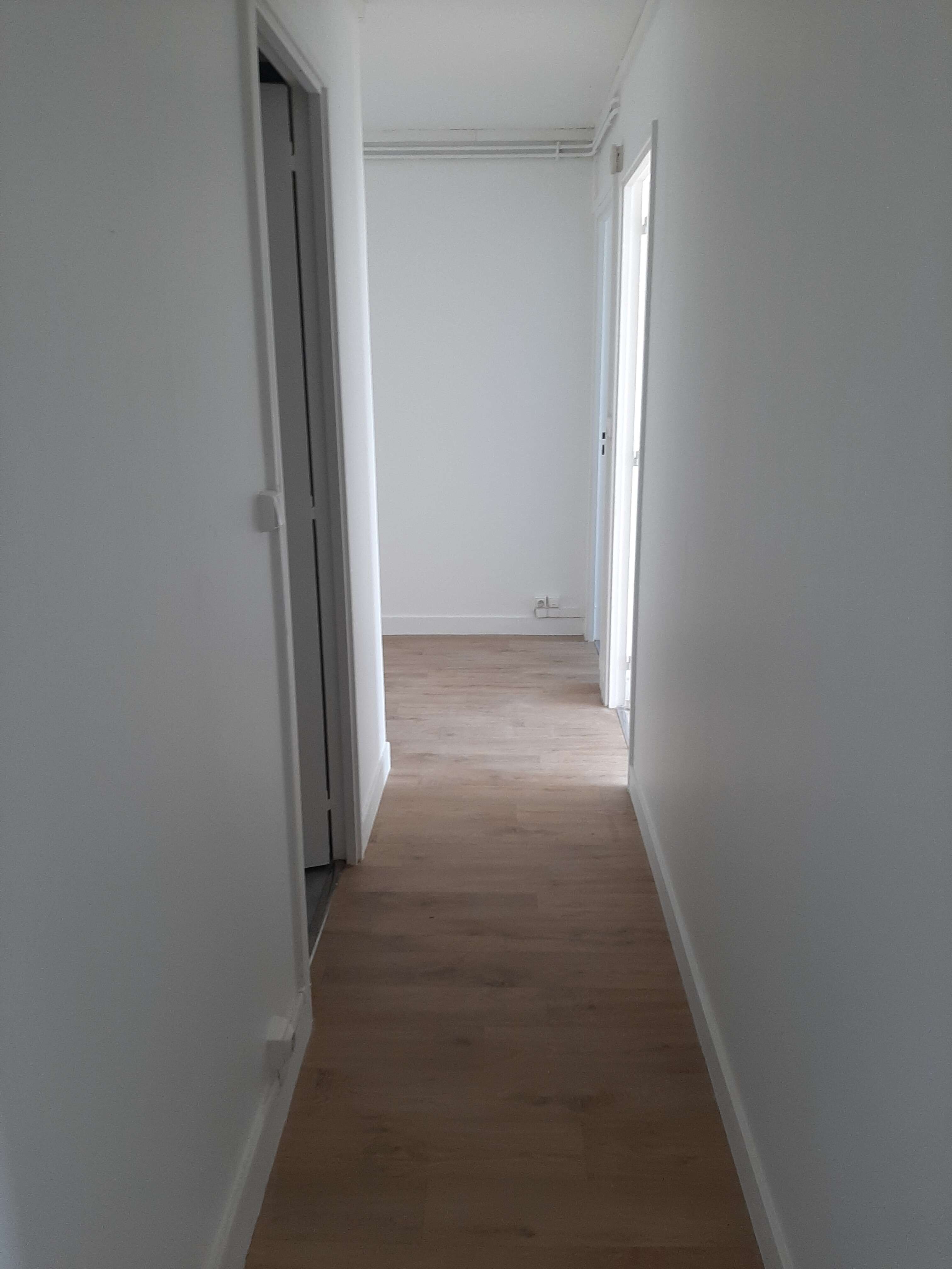 062237 E-compressed.jpg
