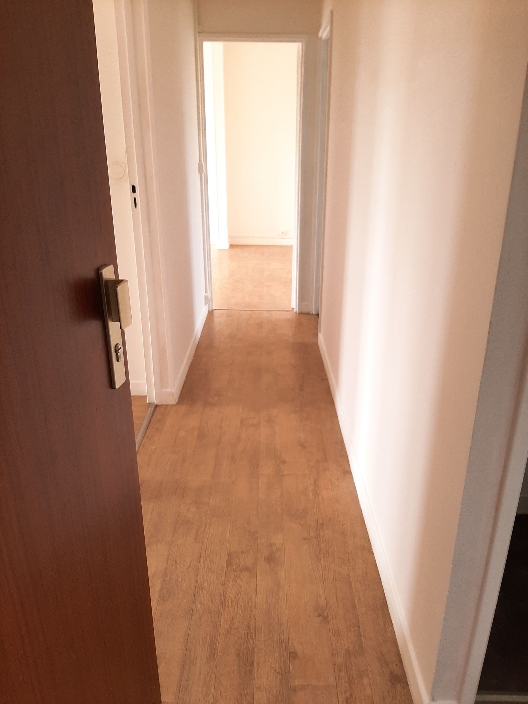 04-05-26_11-46-33_Entrée-compressed.jpg