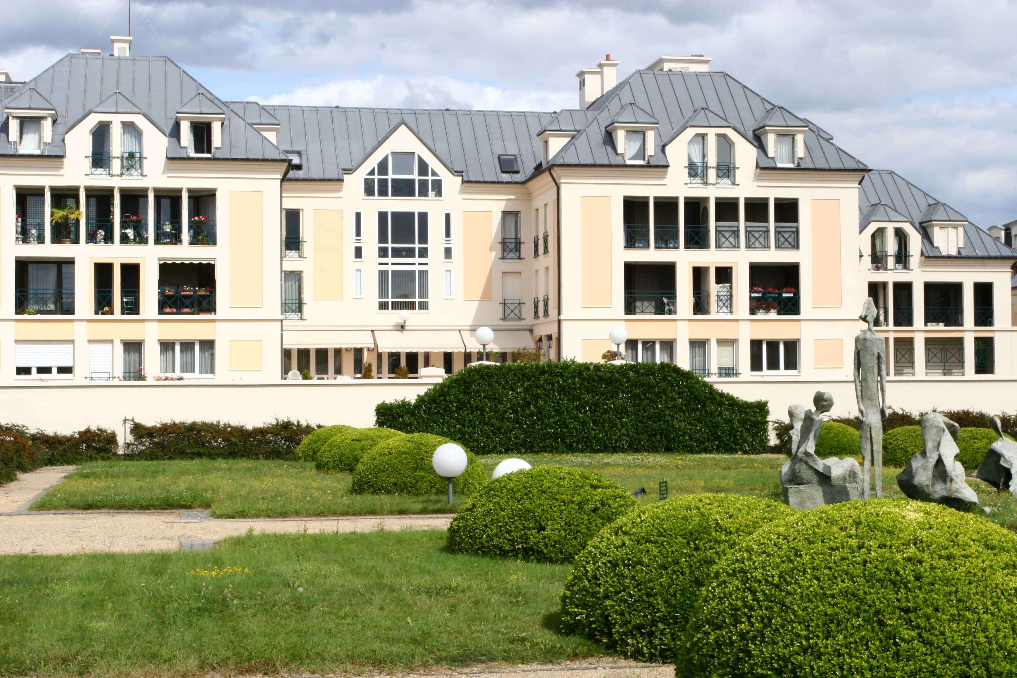 VERSAILLES