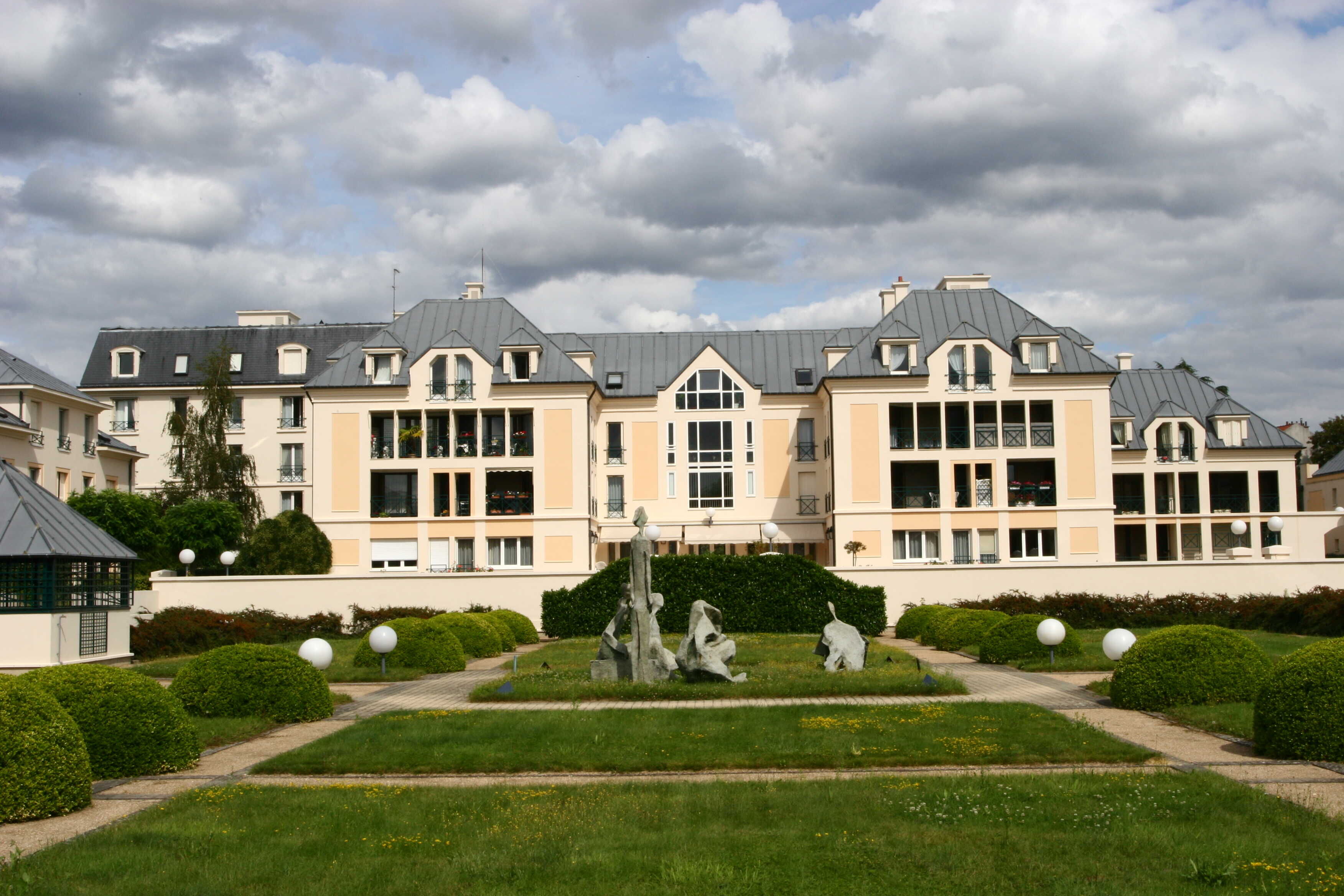 VERSAILLES 07    OGIF (4)-compressed.jpg