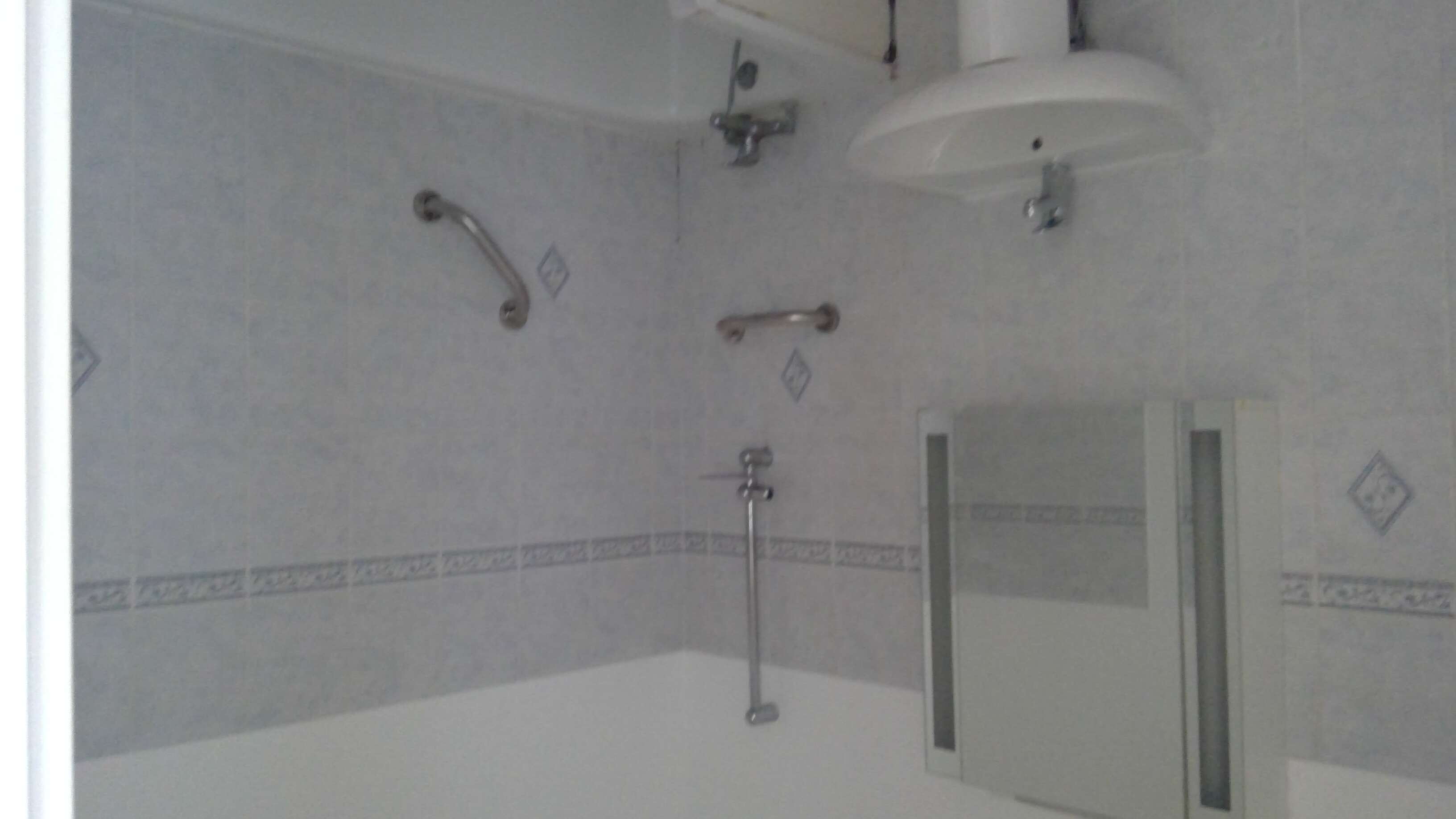 Salle de bain UG 254036.jpg