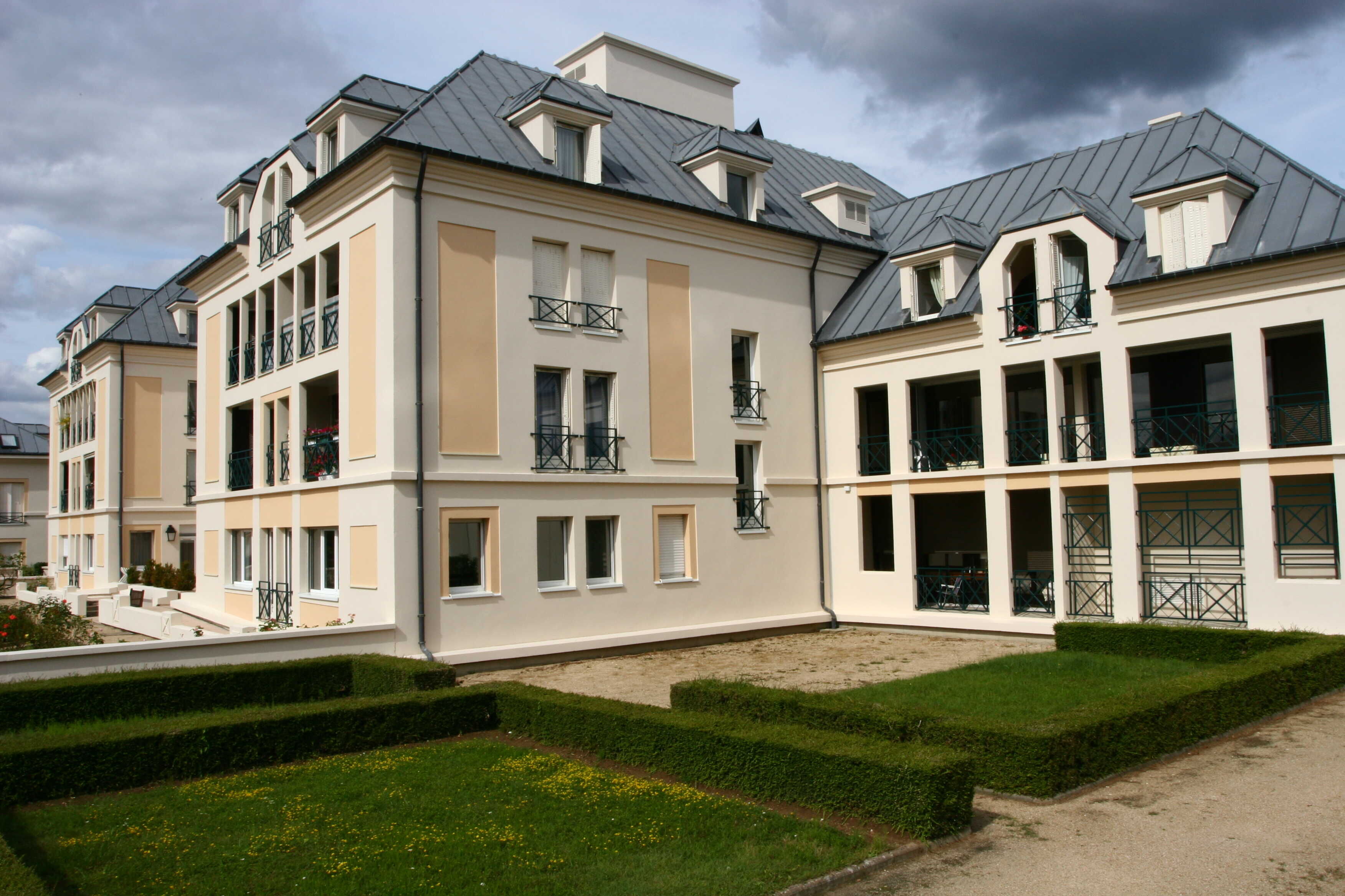 VERSAILLES