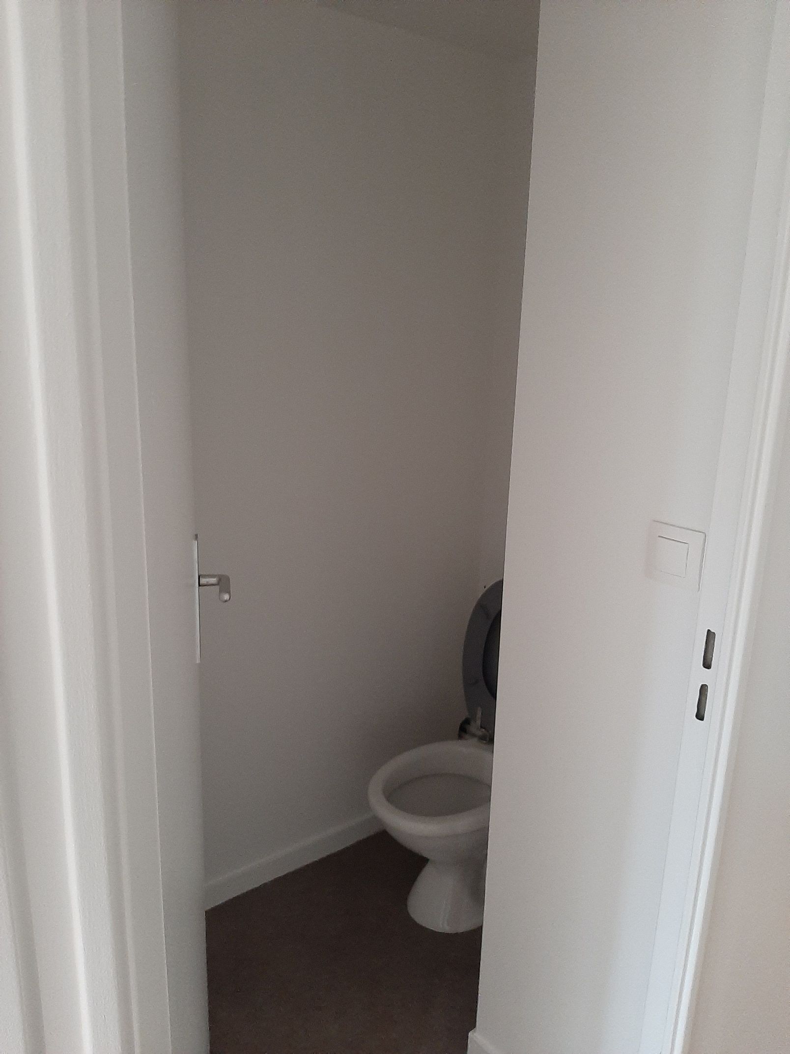 05-05-26_15-21-46_Wc-compressed.jpg