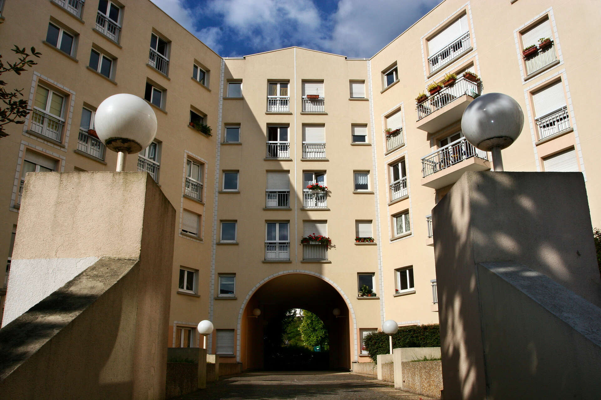 SURESNES