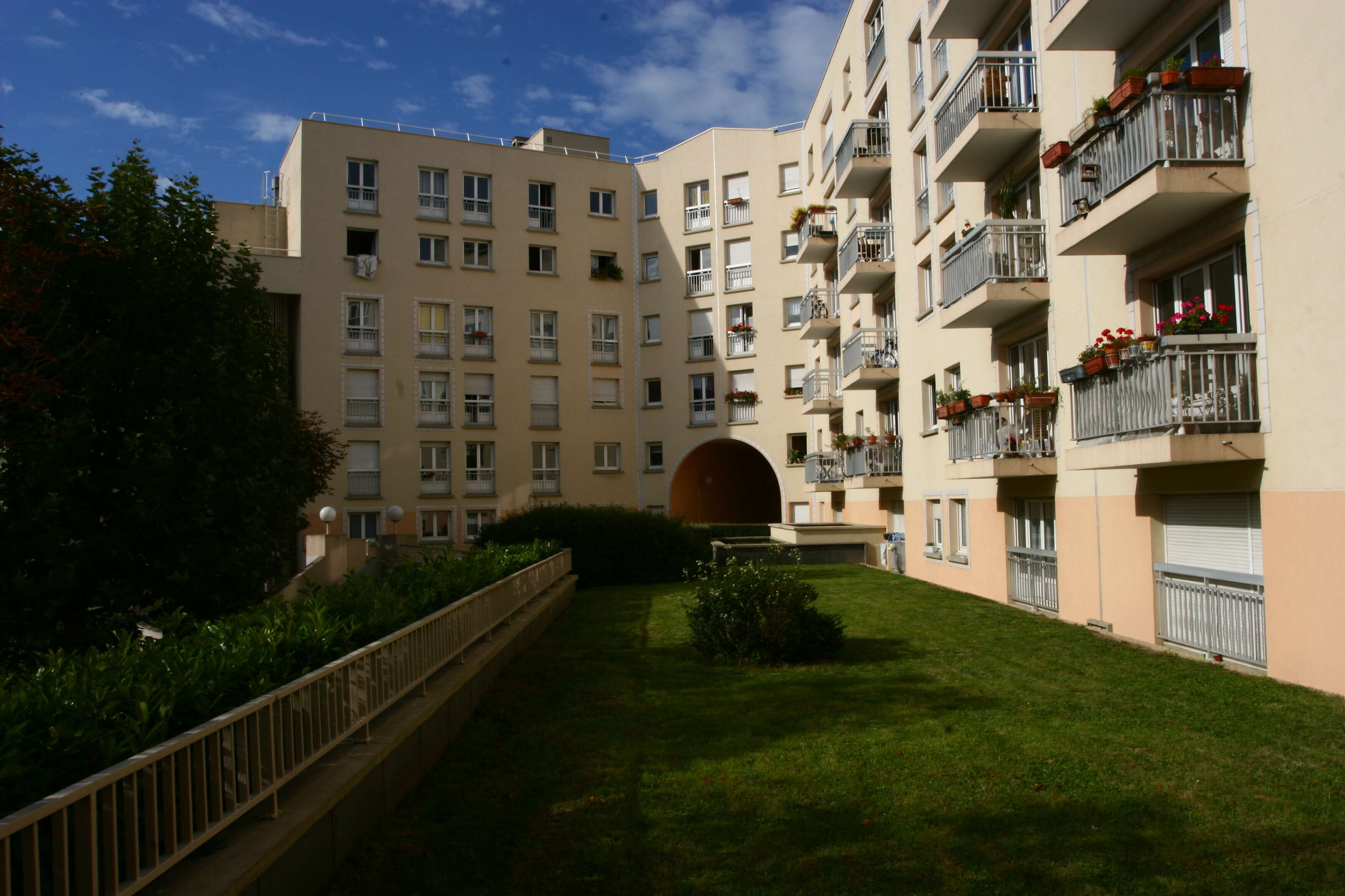 94440-FOEXT-SURESNES 24-340-cmp.jpg