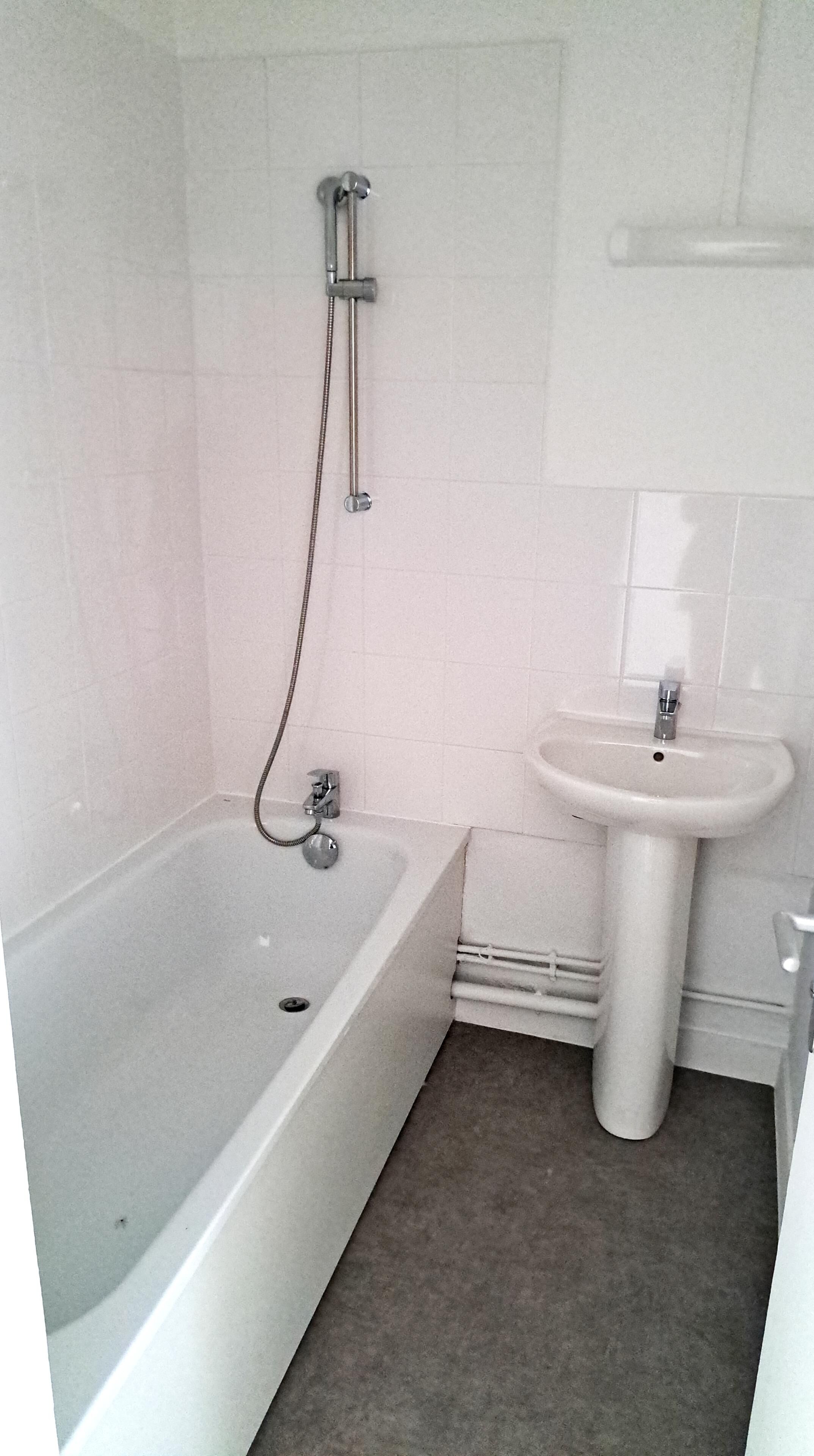 salle de bain ex benadi  (2).jpg