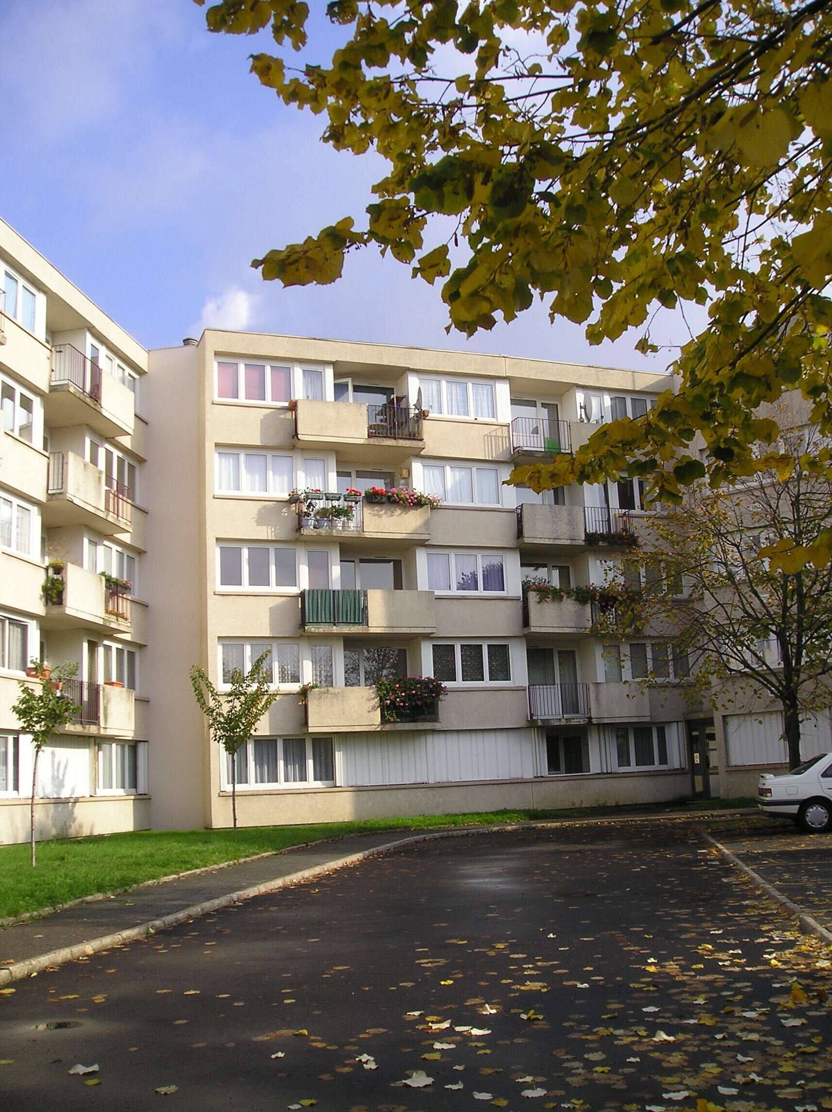 LES MUREAUX 01 A-cmp.jpg