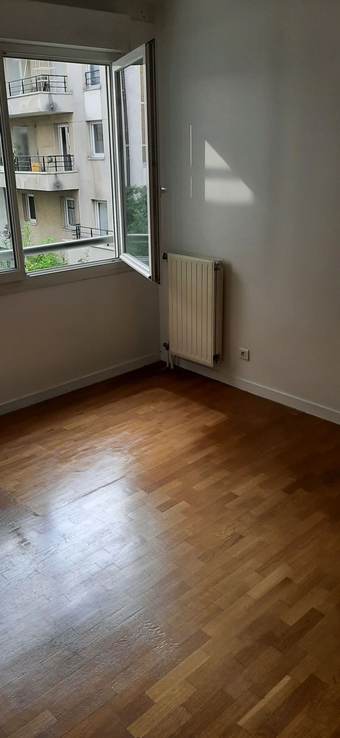 06-08-25_09-33-07_Chambre.jpg
