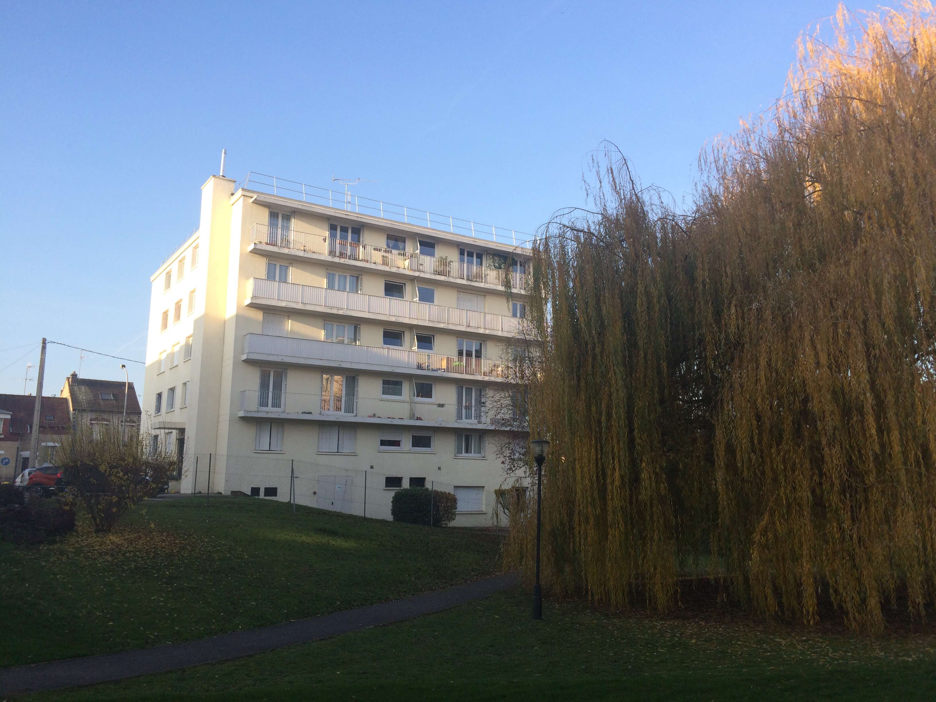 CREIL