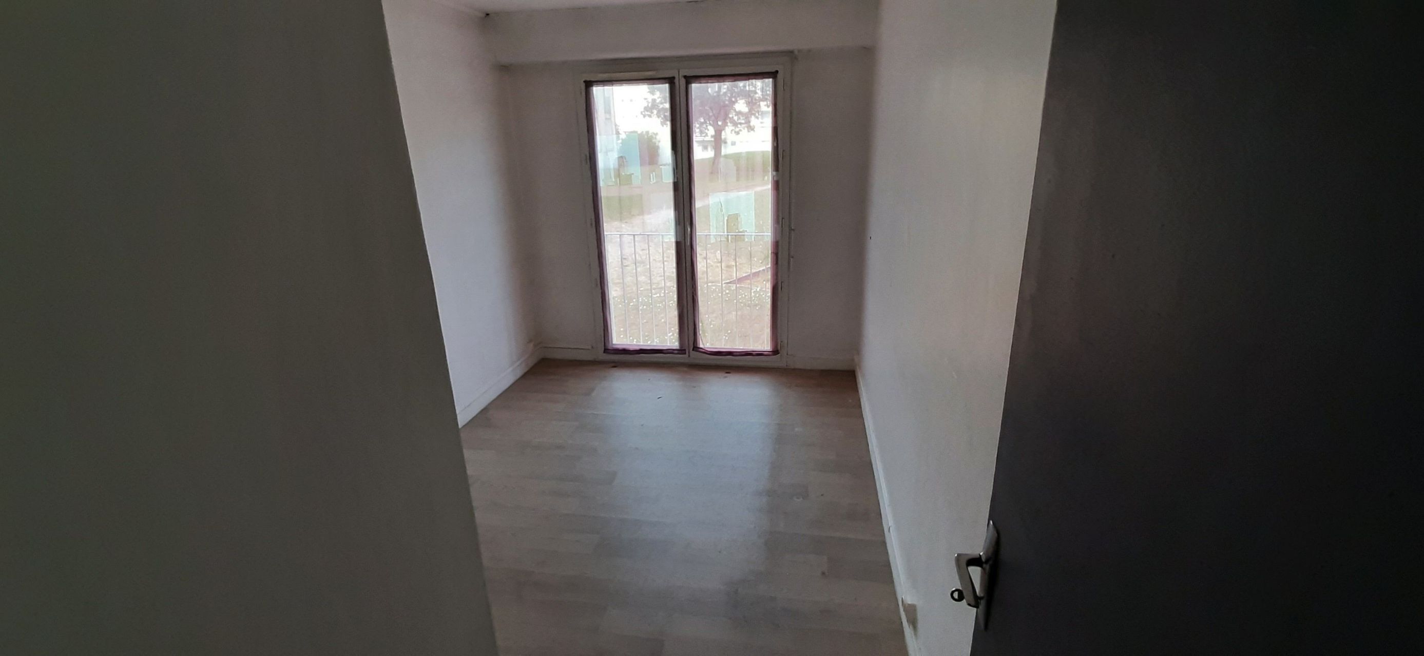 04-07-23_09-47-49_Chambre3-cmp.jpg