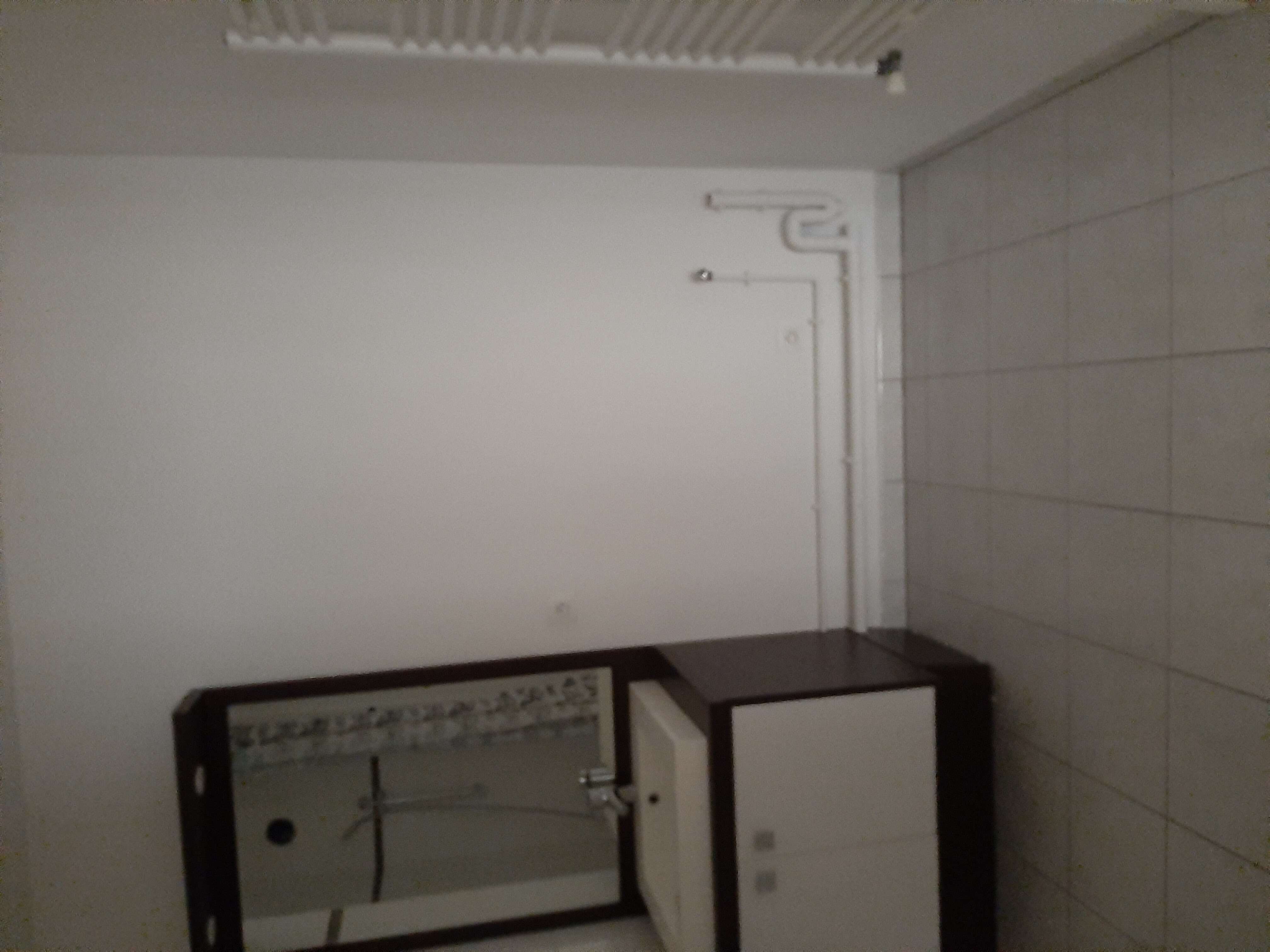 UG306352 SDB-cmp.jpg