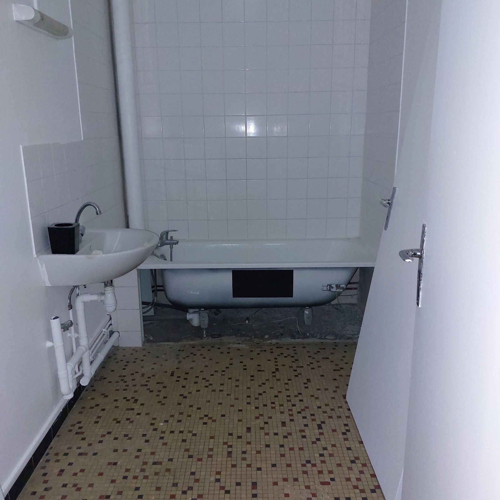09-04-25_15-03-05_Salledebain.jpg