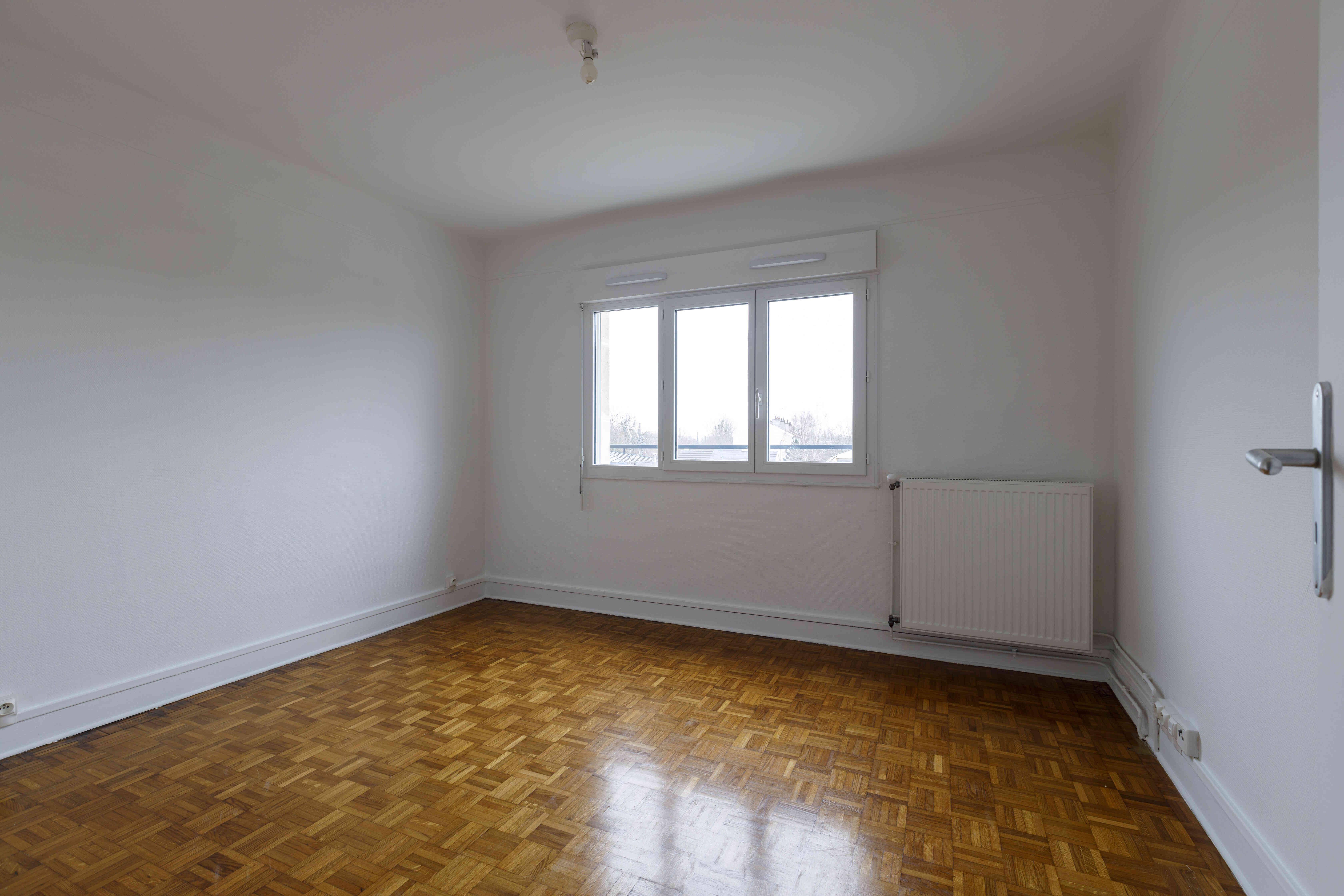 6245-ST MAUR-UG312872-Photo 3-cmp.jpg