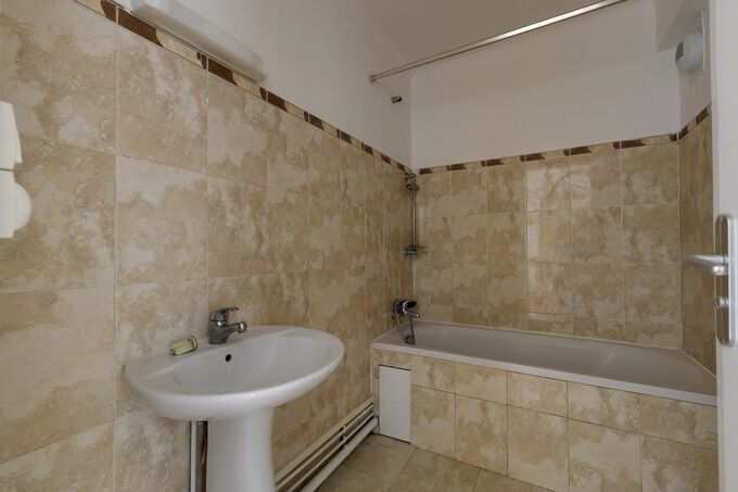 6245-ST MAUR-UG312872-Photo 6-cmp.jpg