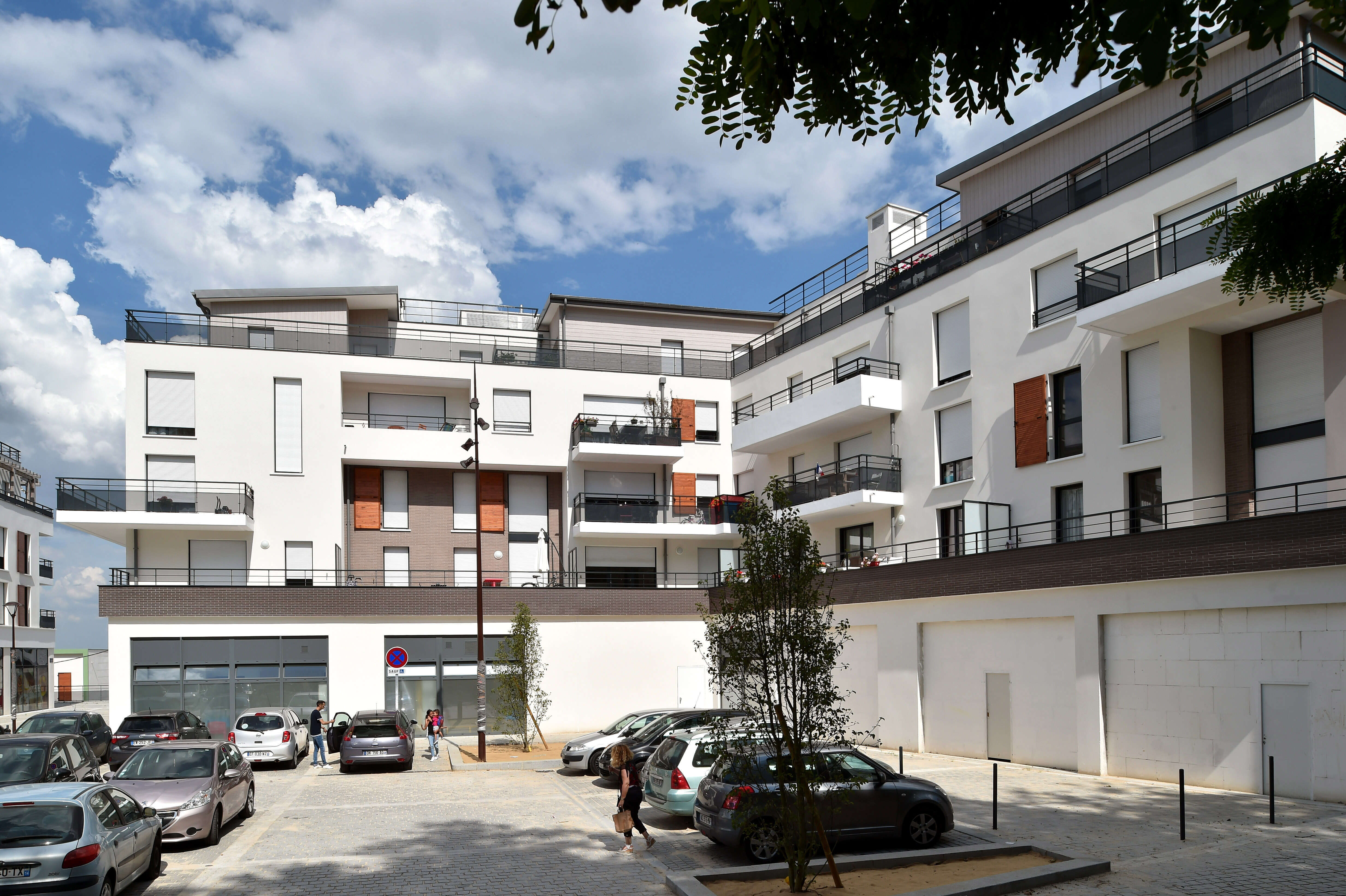 LOUVECIENNES