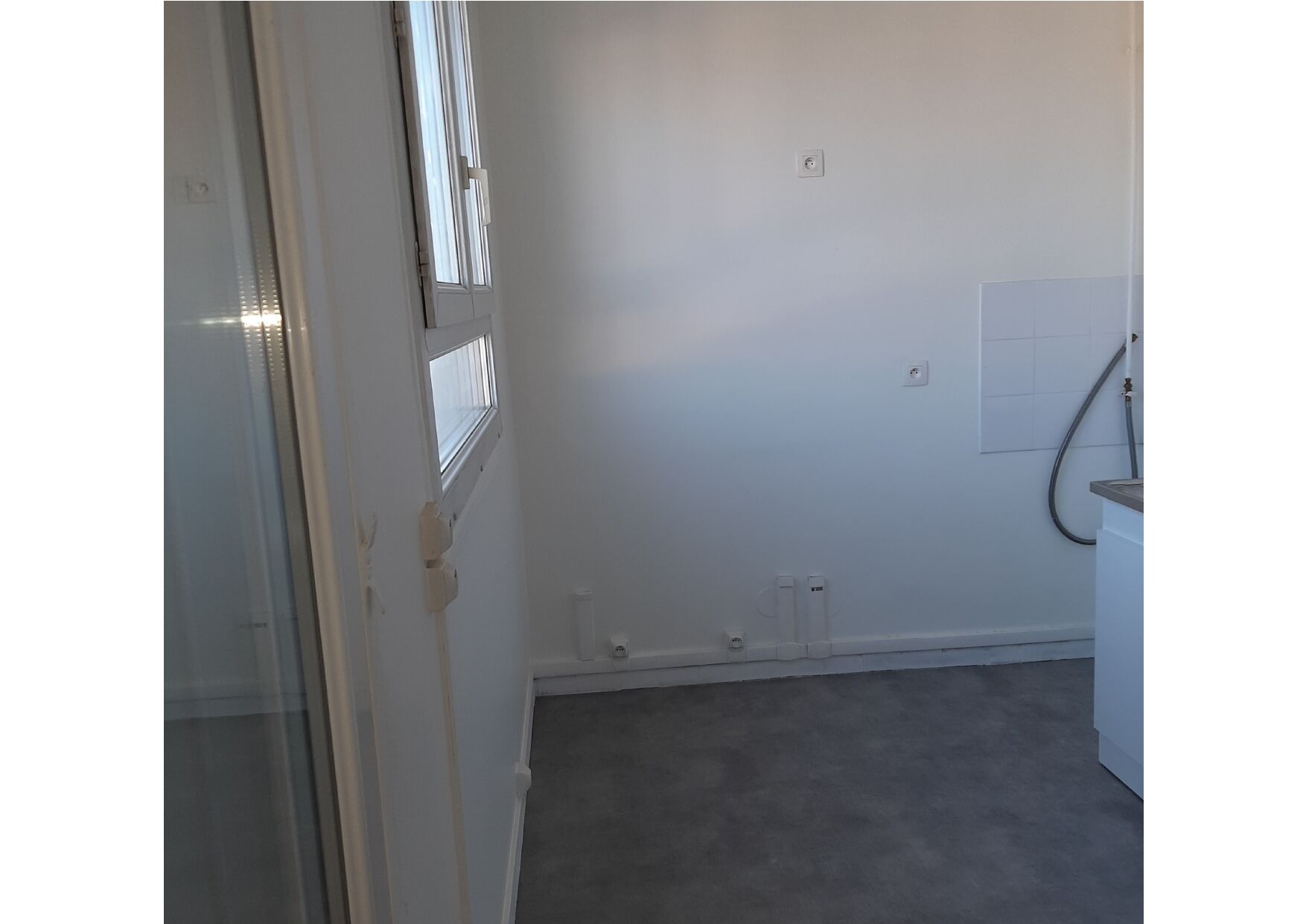 3056-BLANC MESNIL-UG321785-Photo 1-cmp.jpg