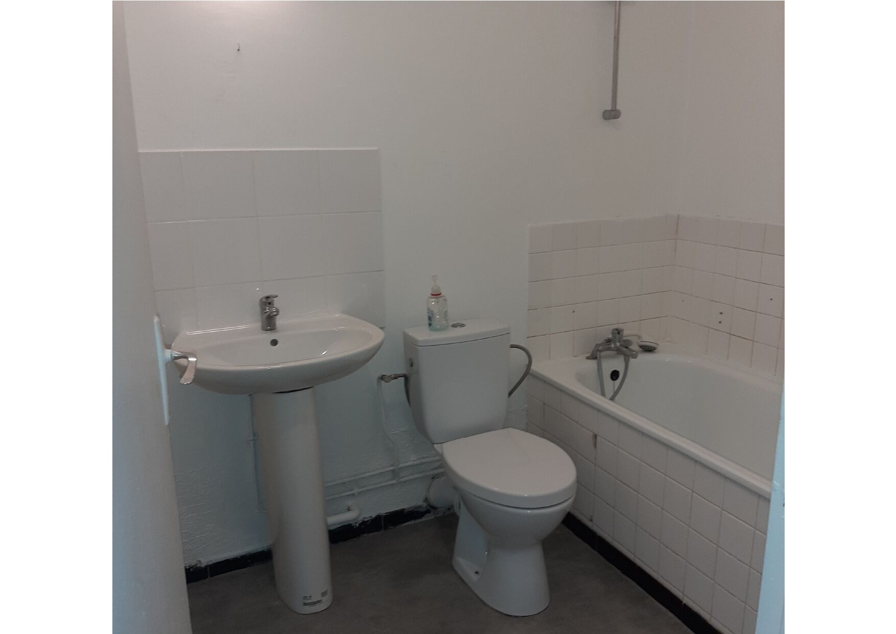 3056-BLANC MESNIL-UG321785-Photo 3-cmp.jpg